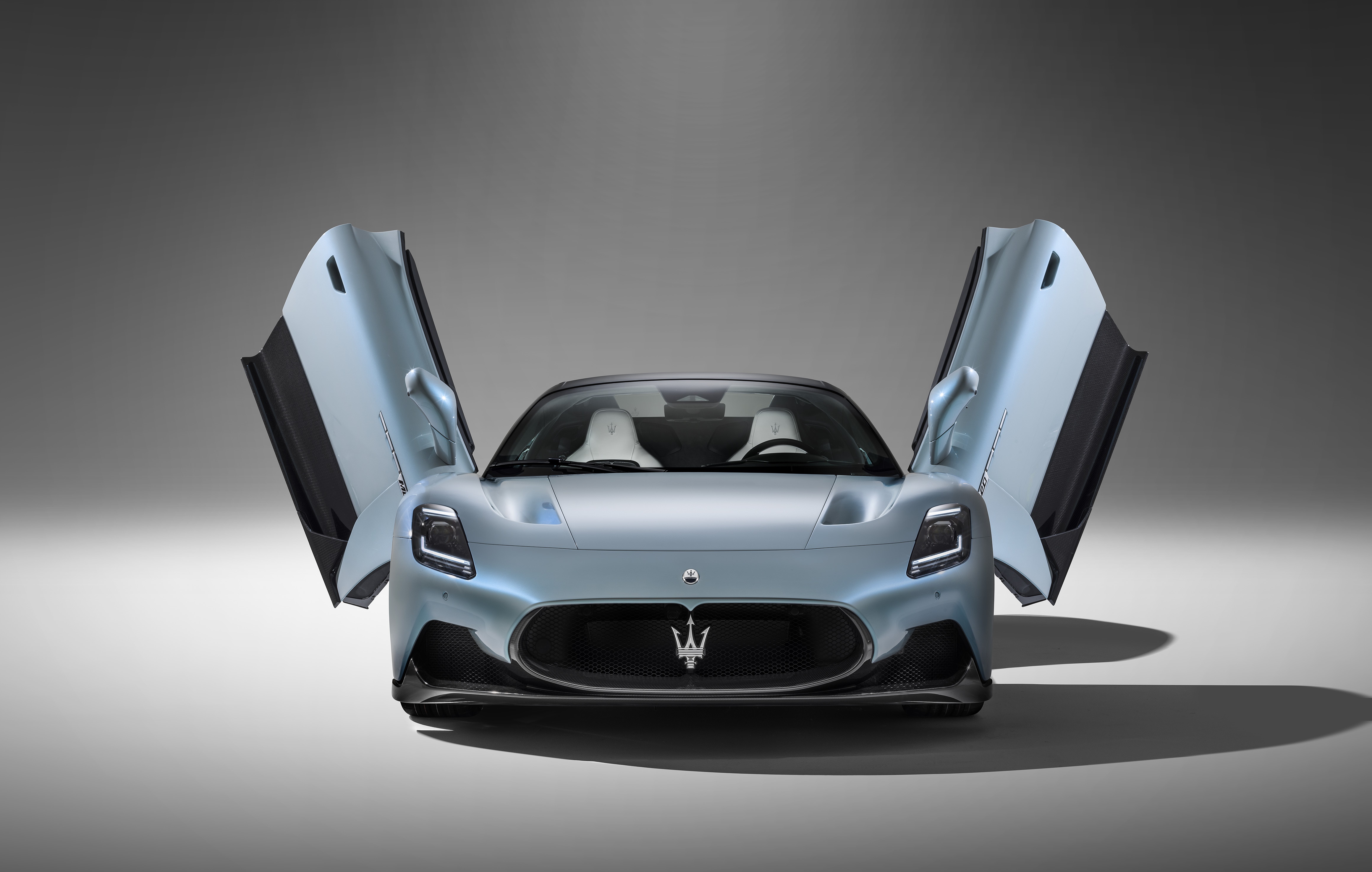 Maserati MC20 Cielo with butterfly doors open HD Wallpaper