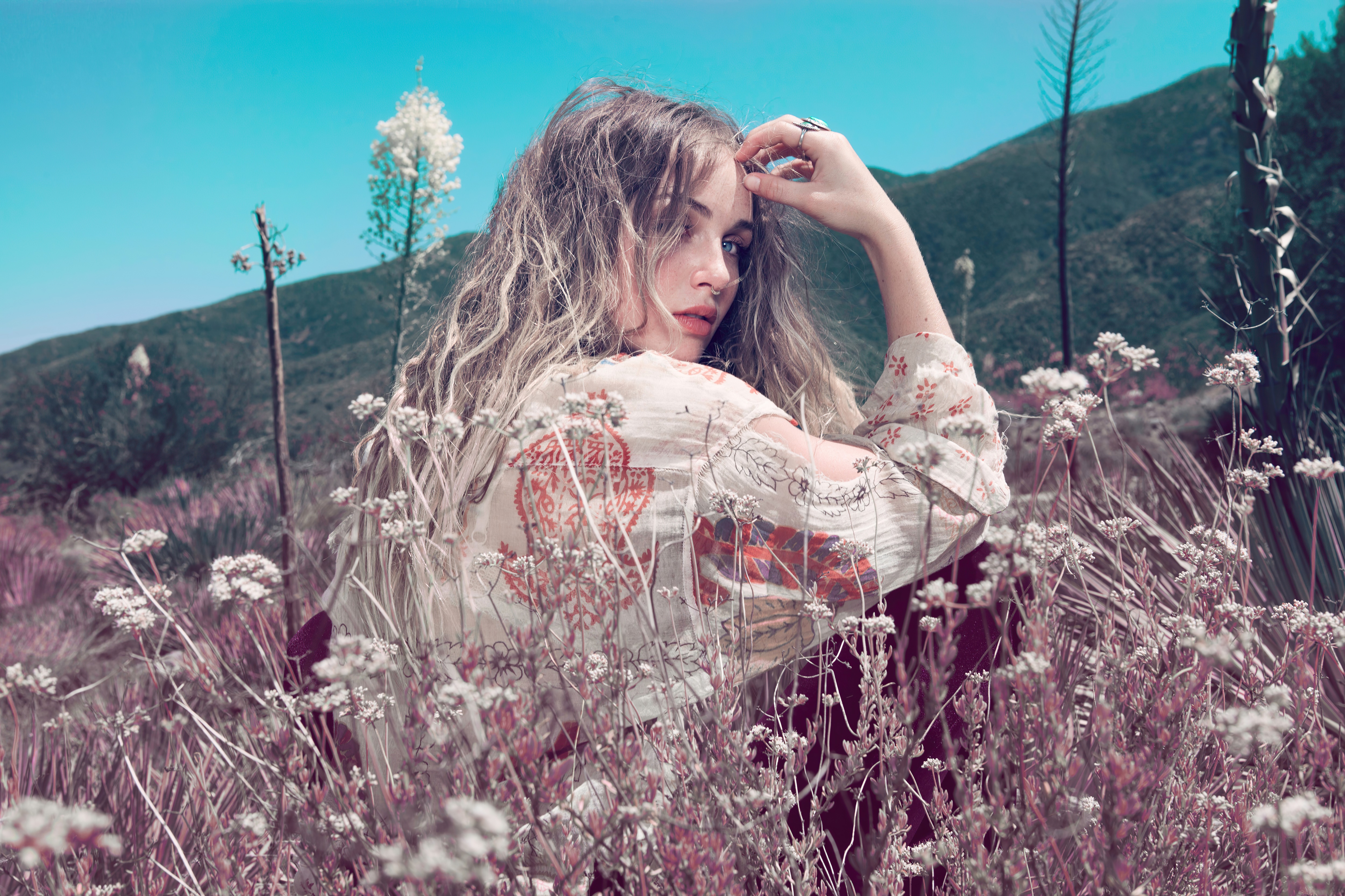 Zella Day in a field of flowers HD Wallpaper