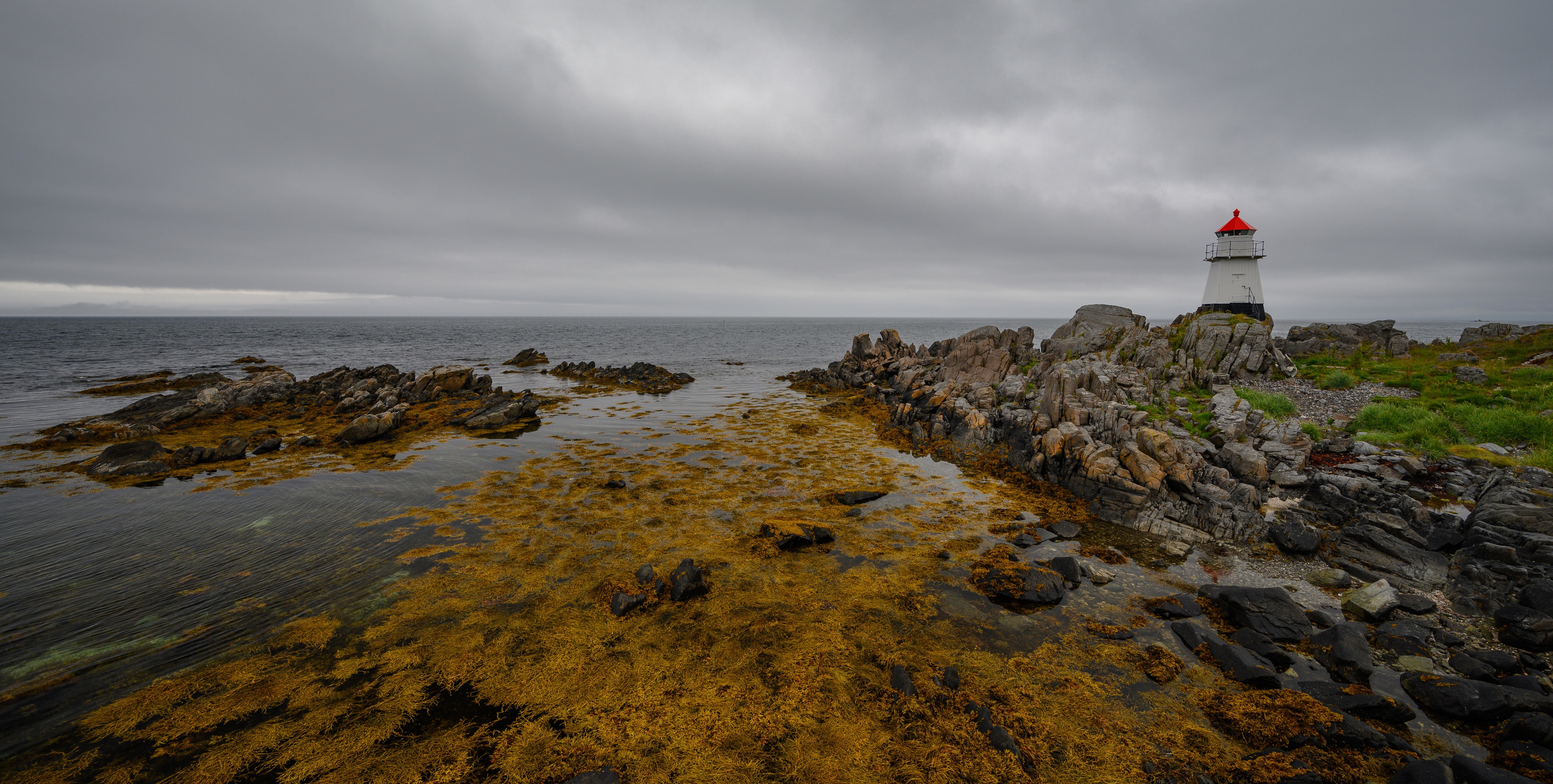 Hovsund Lighthouse on the Coast of Lofoten, Norway HD Wallpaper