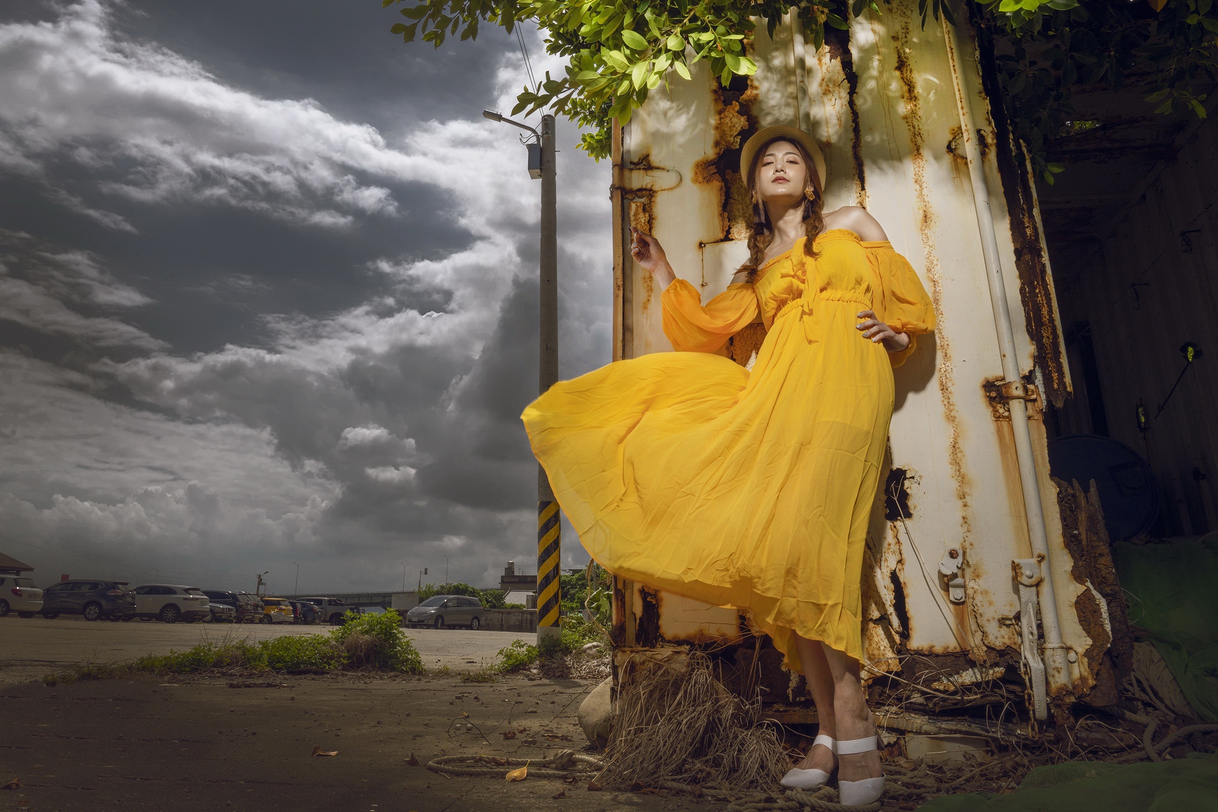 Asian woman in yellow dress and hat HD Wallpaper
