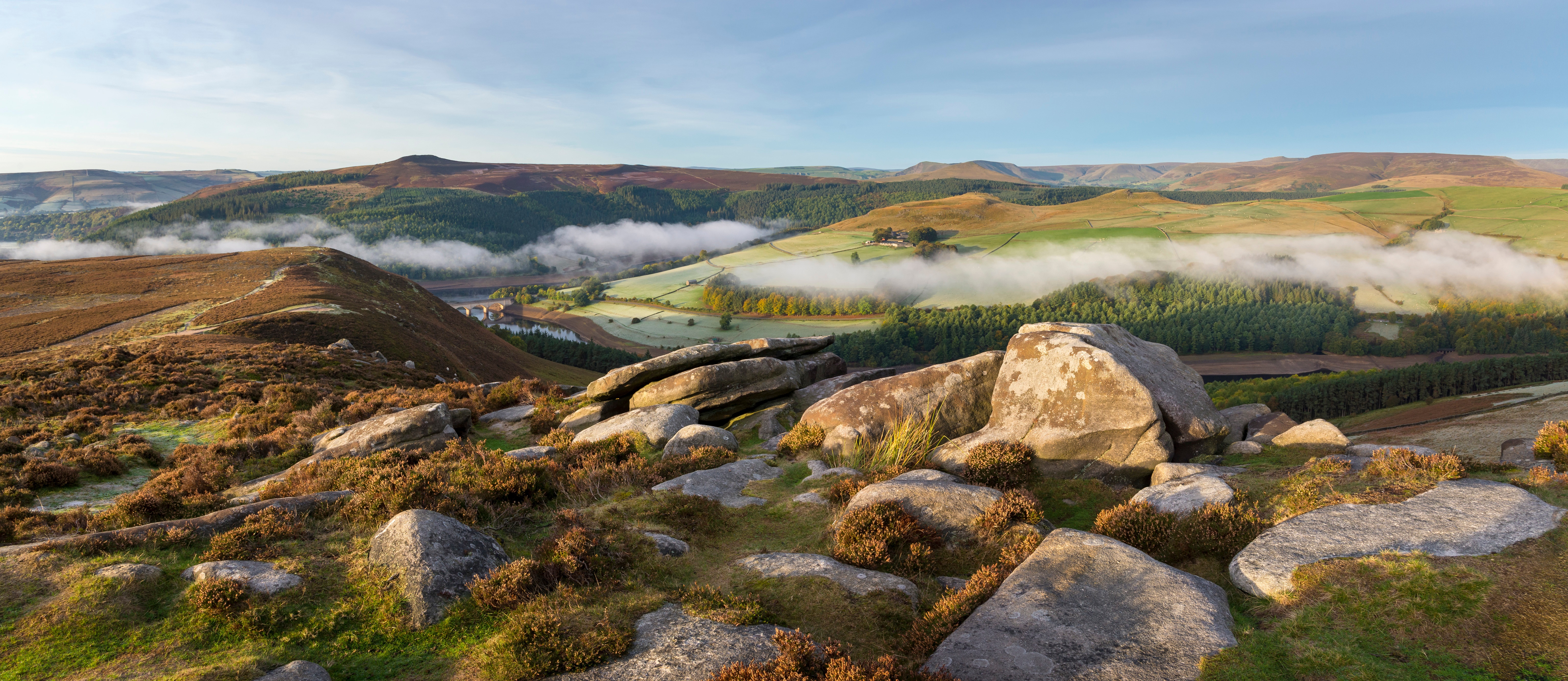 Peak District Panorama with Fog and Rocks HD Wallpaper