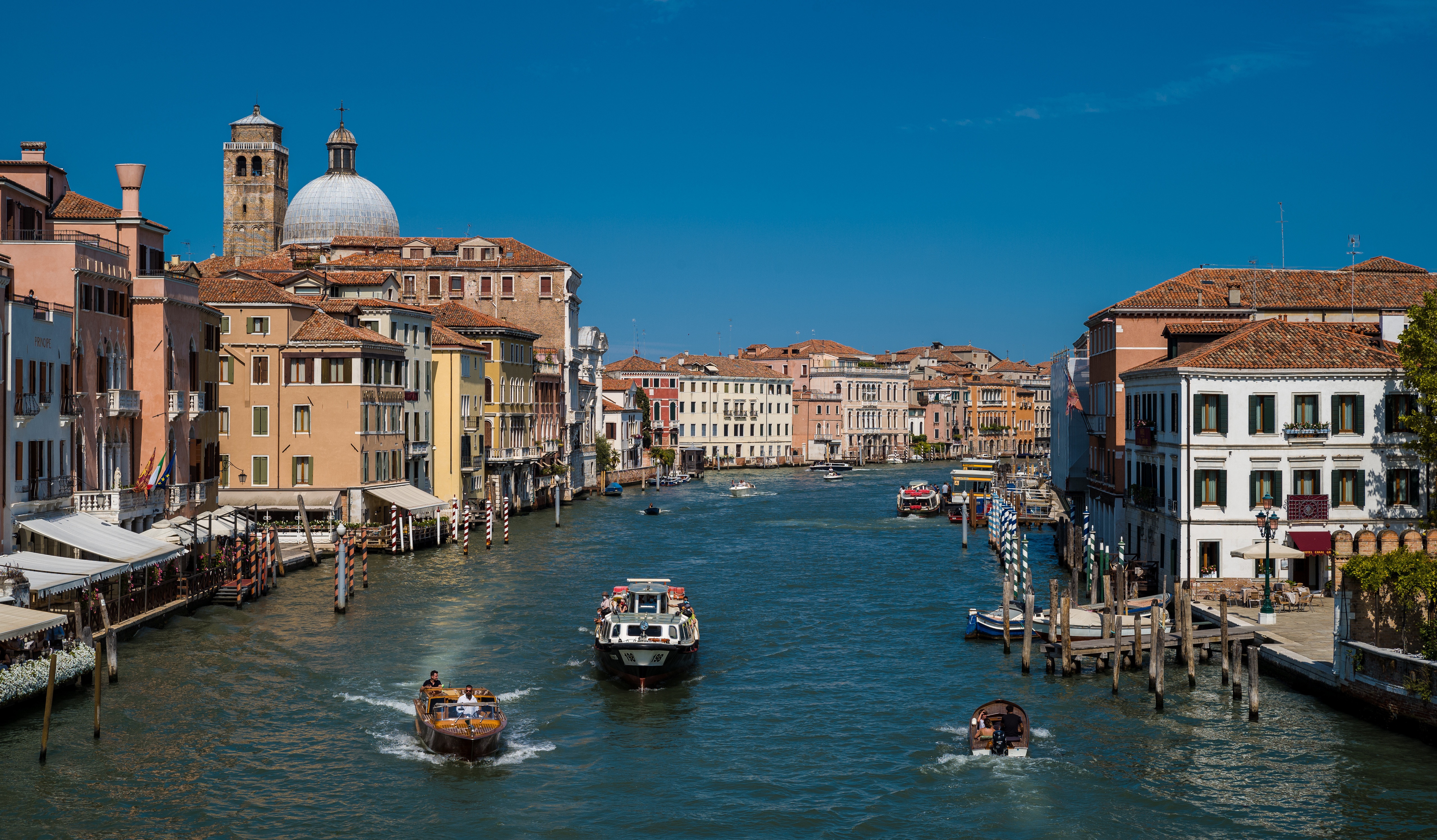 Venice Canal with Boats and Buildings HD Wallpaper