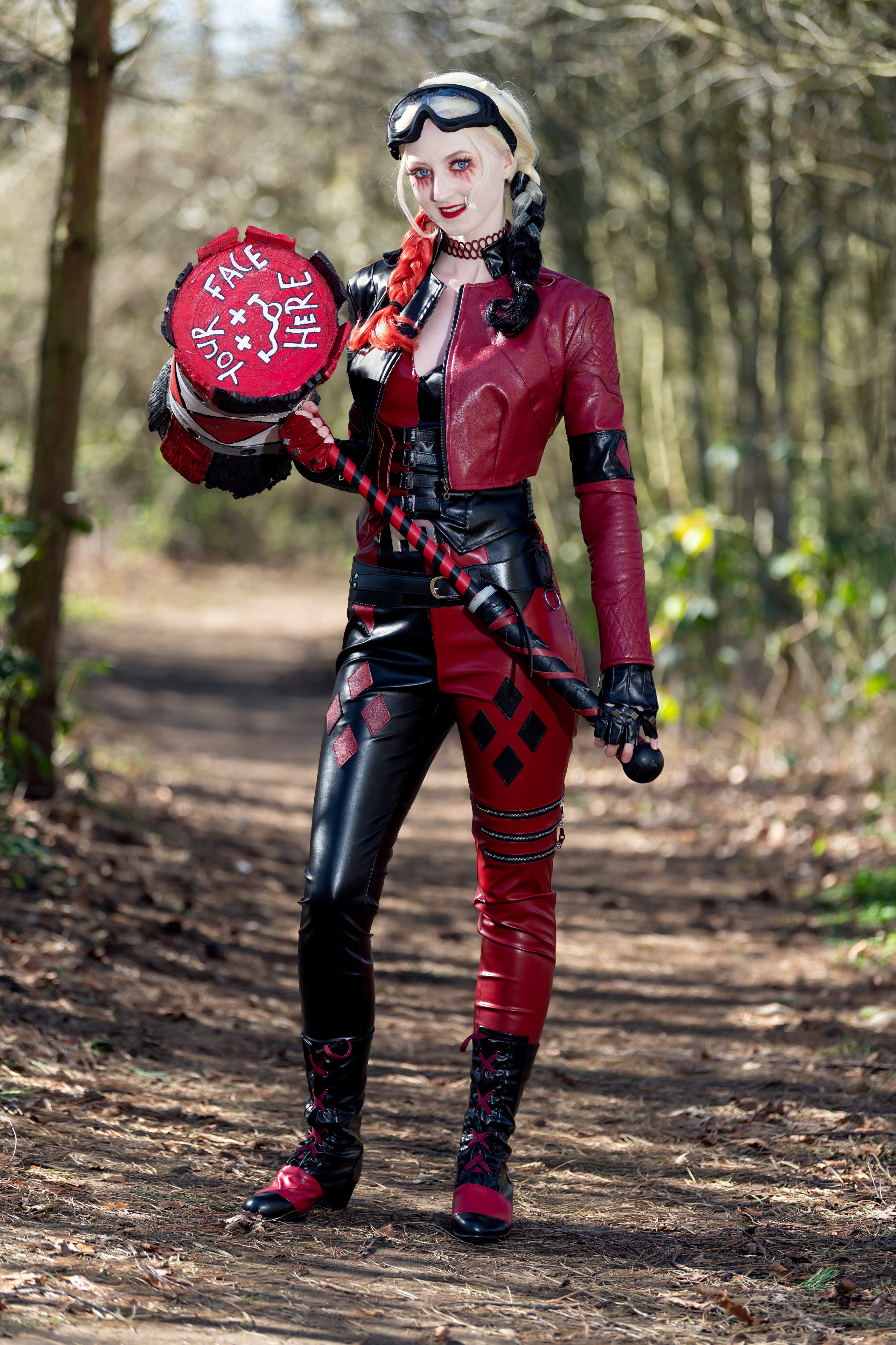 Harley Quinn from DC Comics Cosplayer with Hammer HD Phone Wallpaper