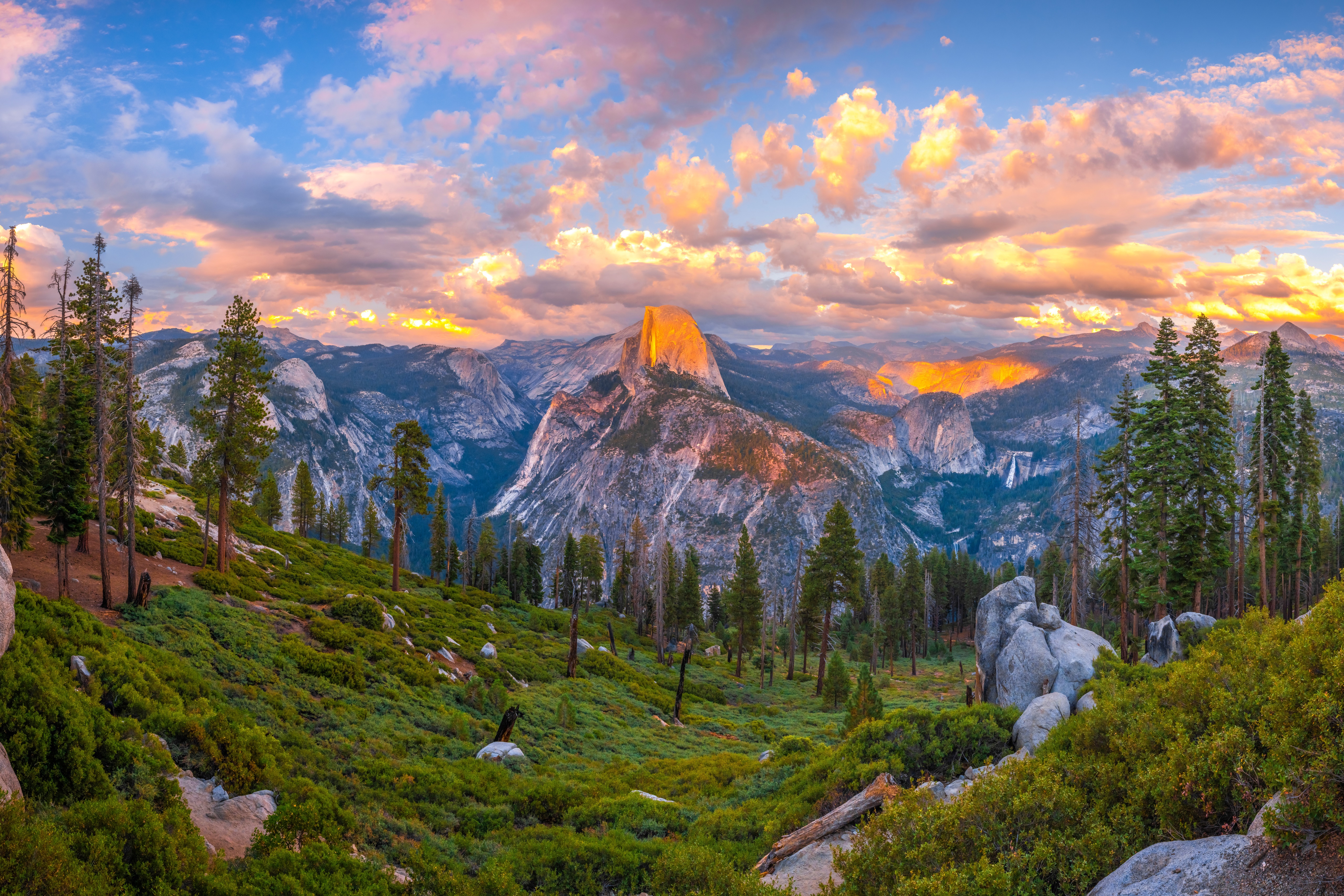 Yosemite National Park Mountains at Sunset HD Wallpaper