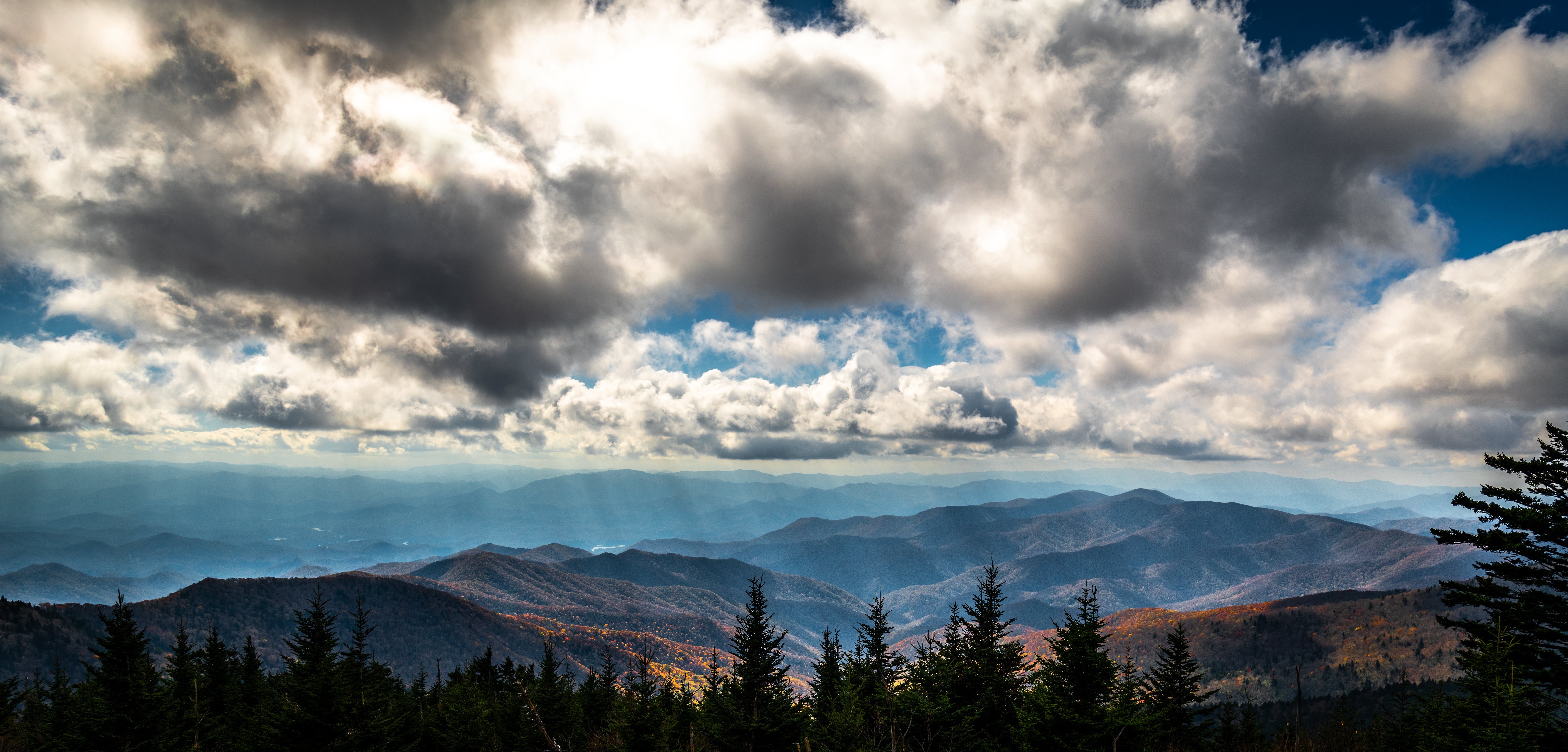 Great Smoky Mountains National Park Panorama with Sun Rays HD Wallpaper