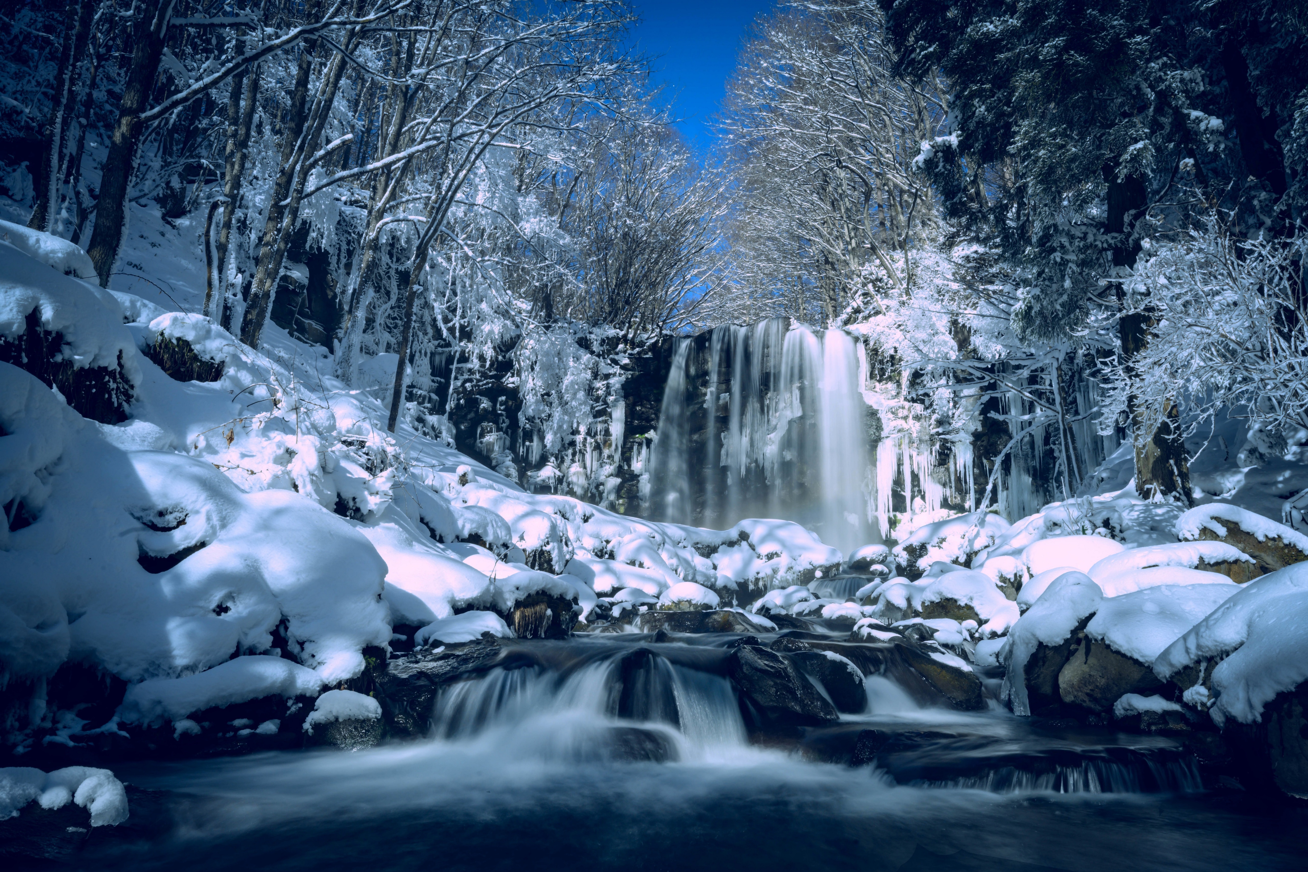 Karasawa Falls in Japan during Winter HD Wallpaper