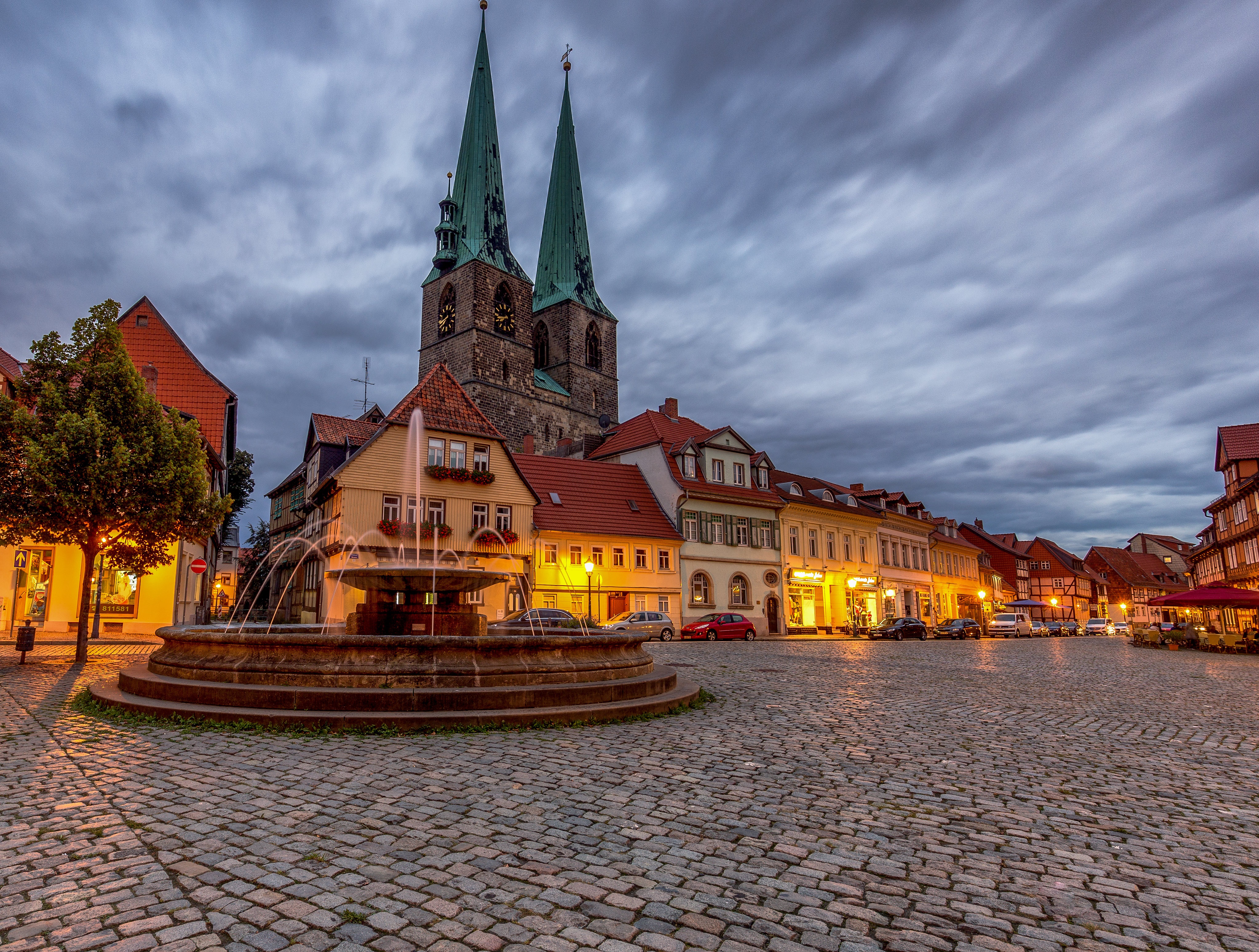 4K Quedlinburg Germany Town Square with Church and Fountain HD Wallpaper