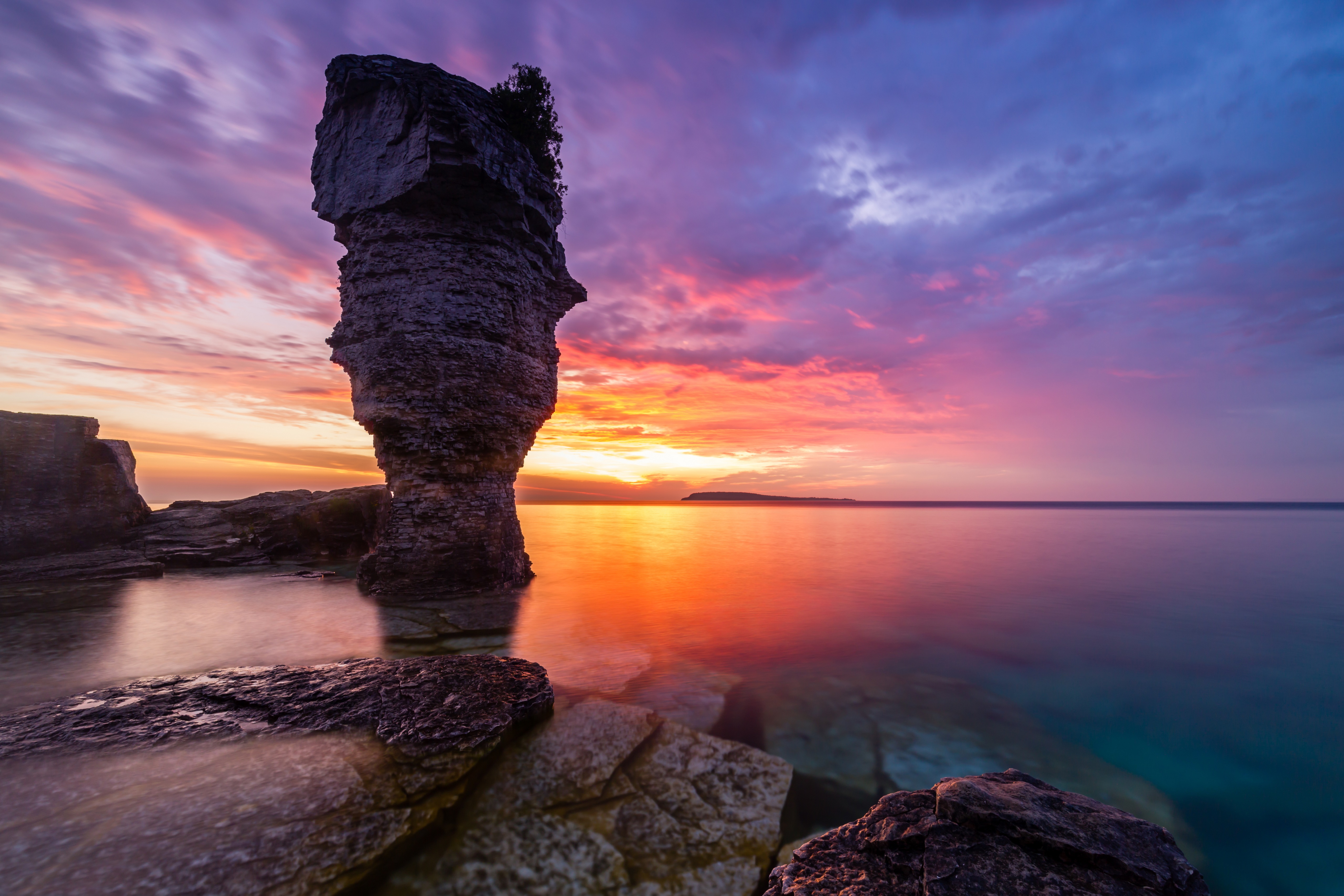 Flowerpot Island at Sunrise, Fathom Five National Marine Park, Canada HD Wallpaper