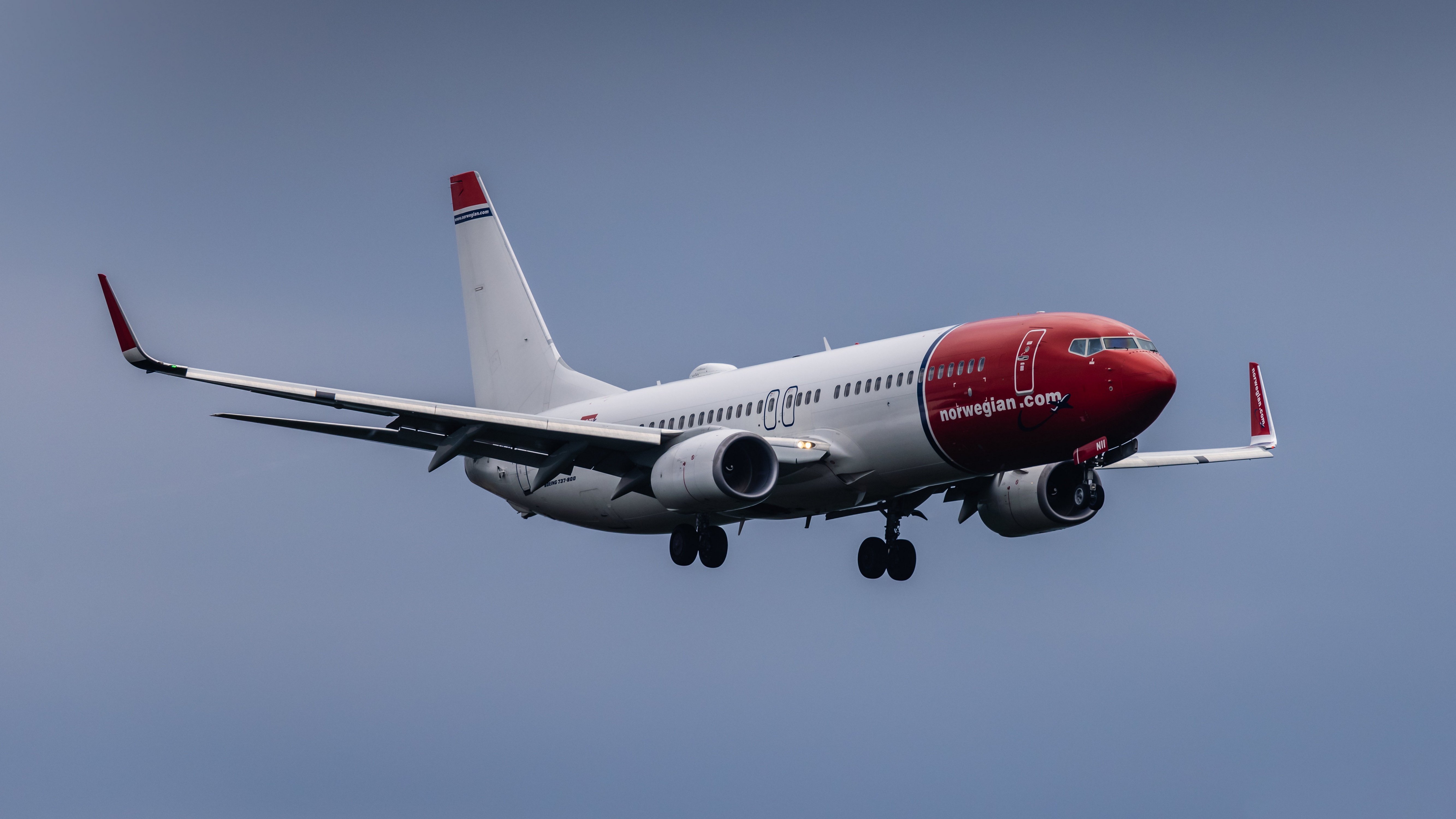 Boeing 737-800 Norwegian Air airplane HD Wallpaper
