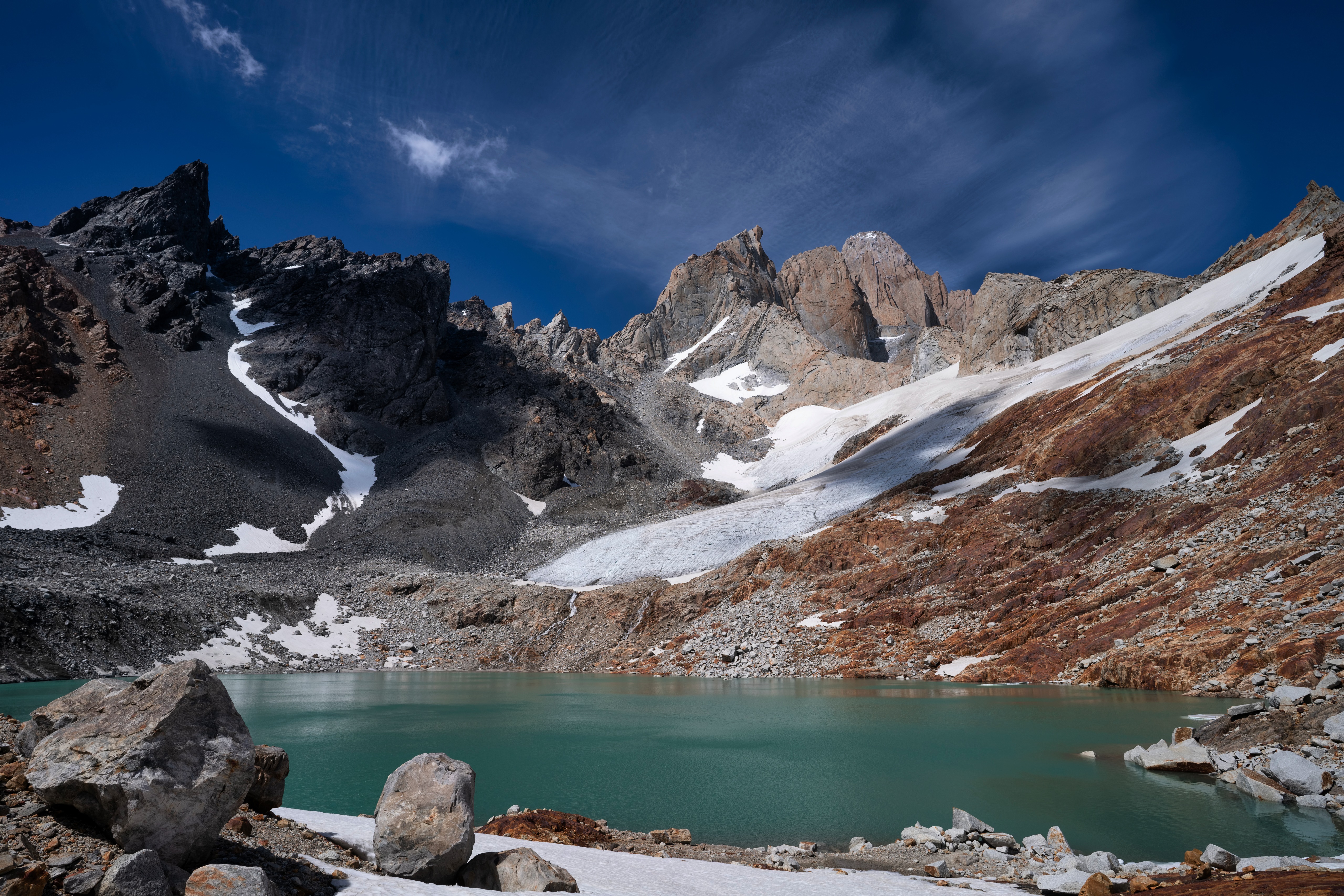 Mountains and Lake in El Chalten, Patagonia, Argentina HD Wallpaper