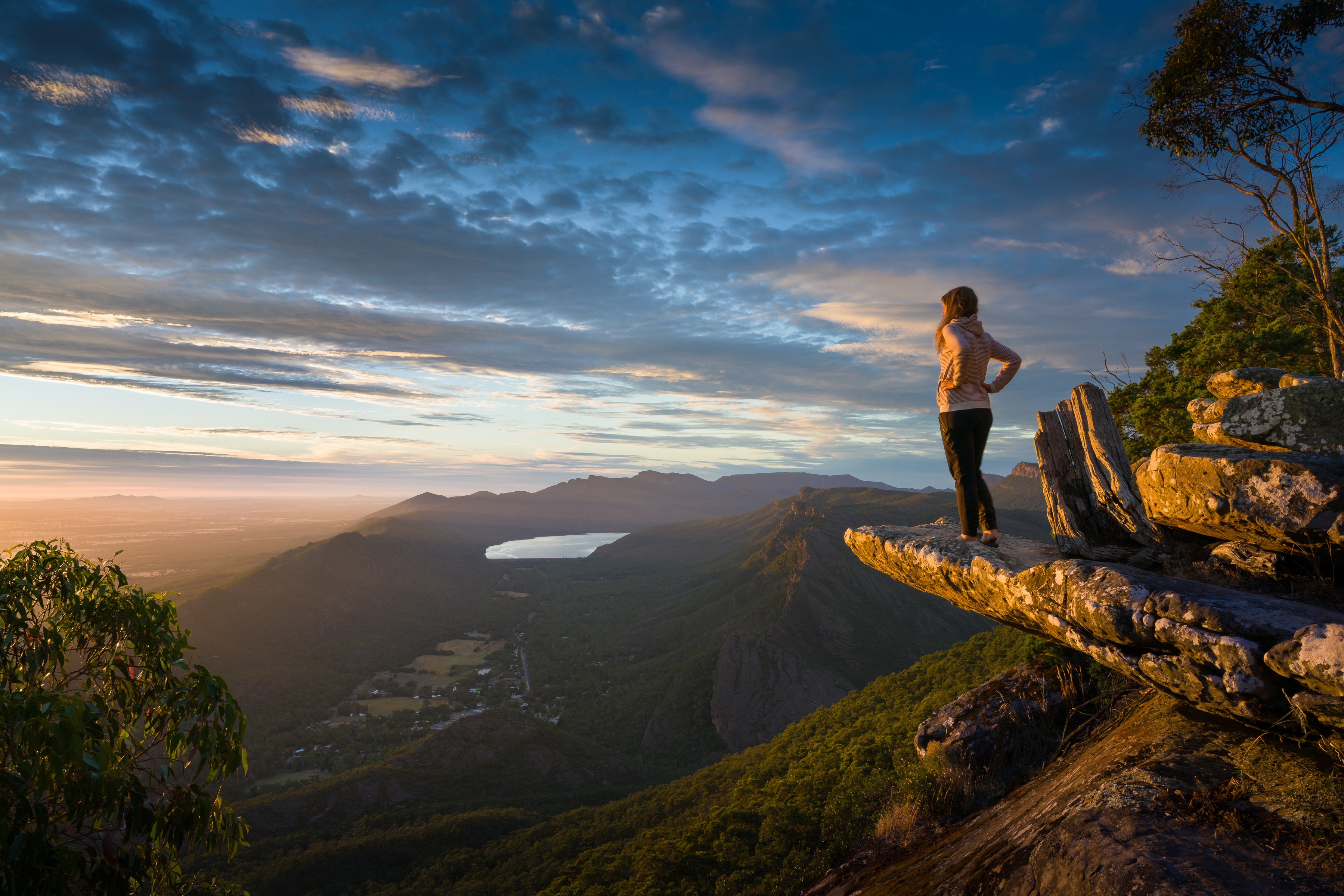 Woman on Boroka Lookout, Grampians National Park, Australia HD Wallpaper