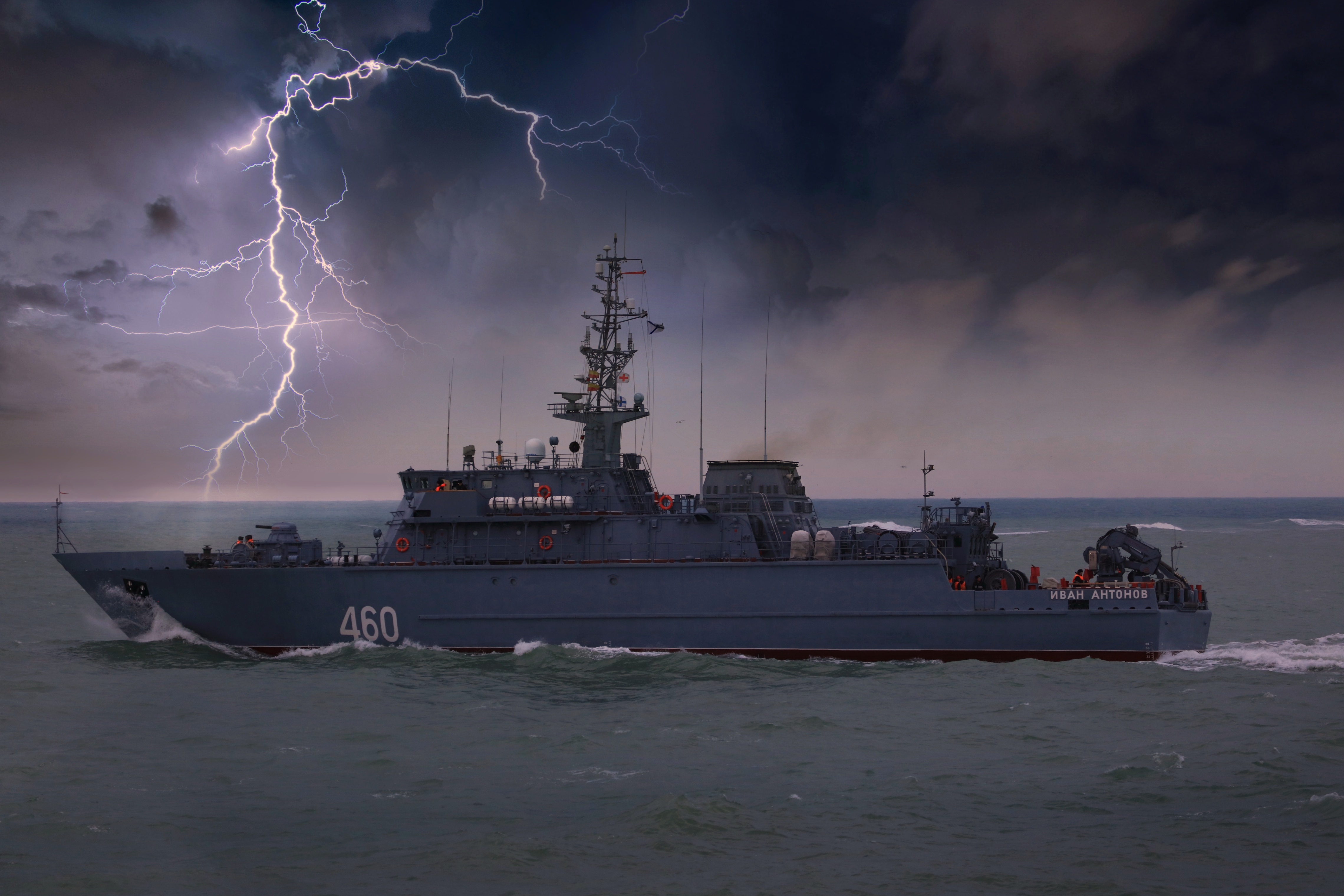 Minesweeper Ivan Antonov under lightning HD Wallpaper