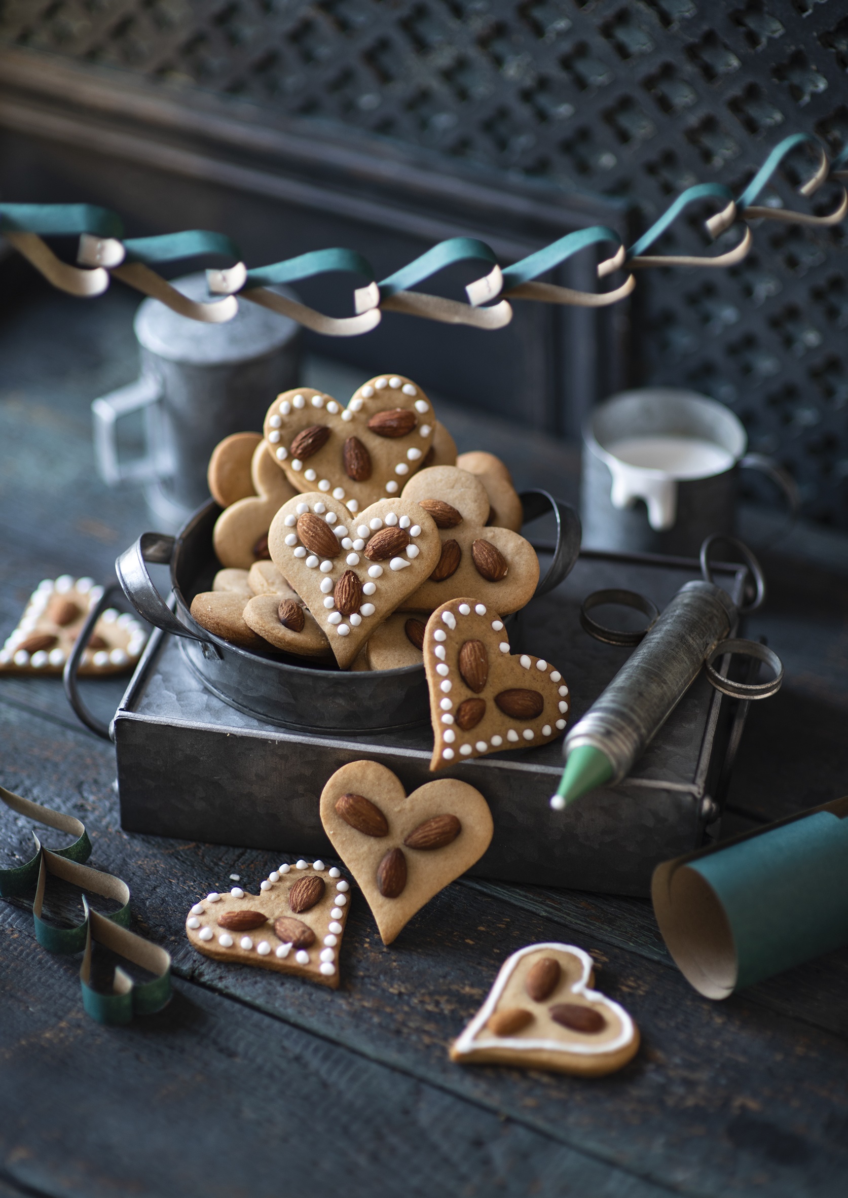 Heart-shaped cookies with almonds and icing HD Phone Wallpaper
