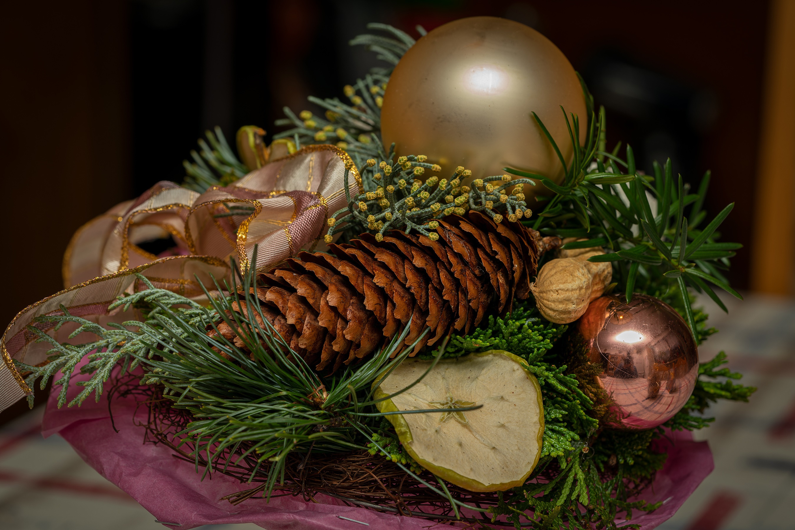 Christmas arrangement with pine cone and ornaments HD Wallpaper
