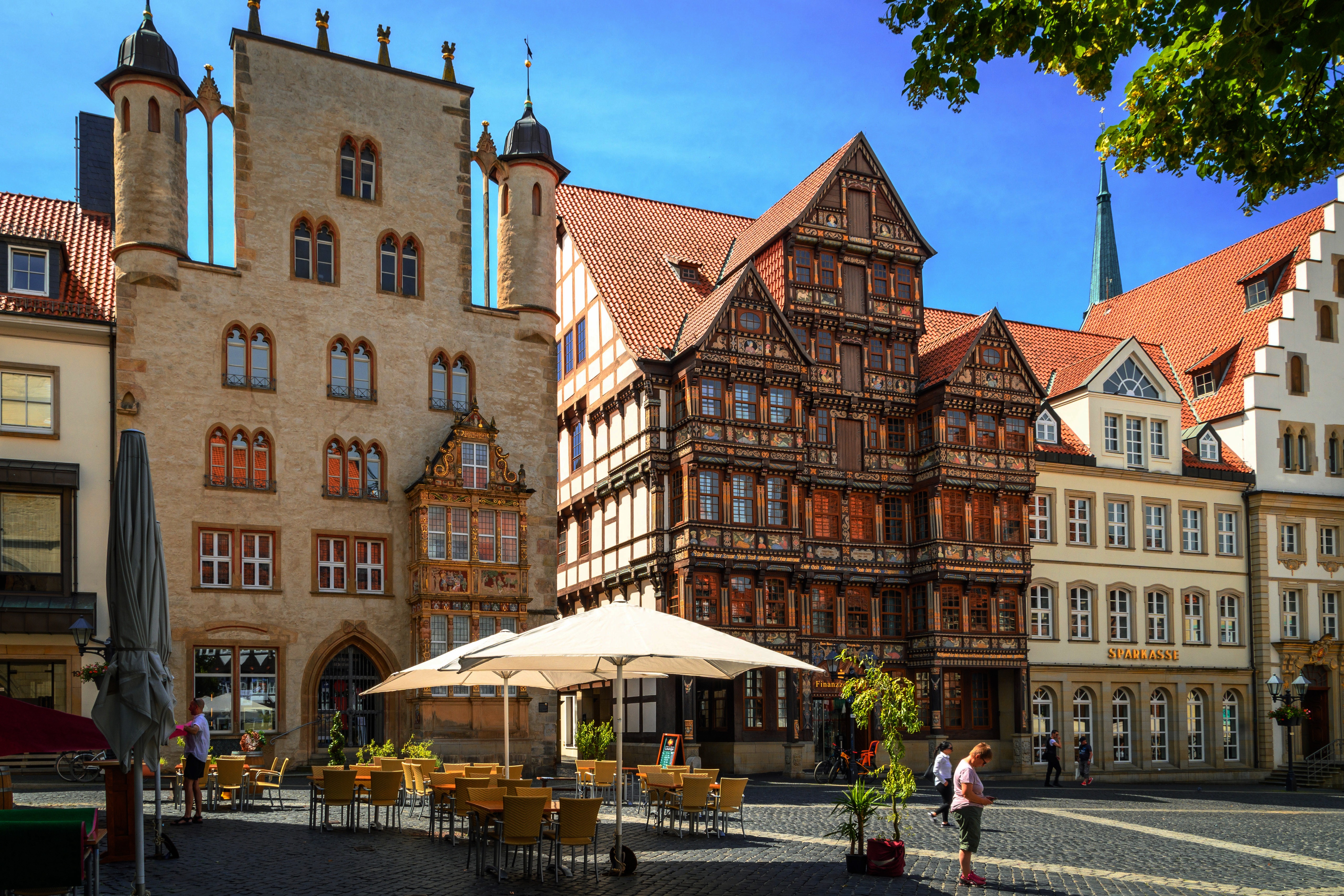 Hildesheim, Germany Town Square with Historic Buildings HD Wallpaper