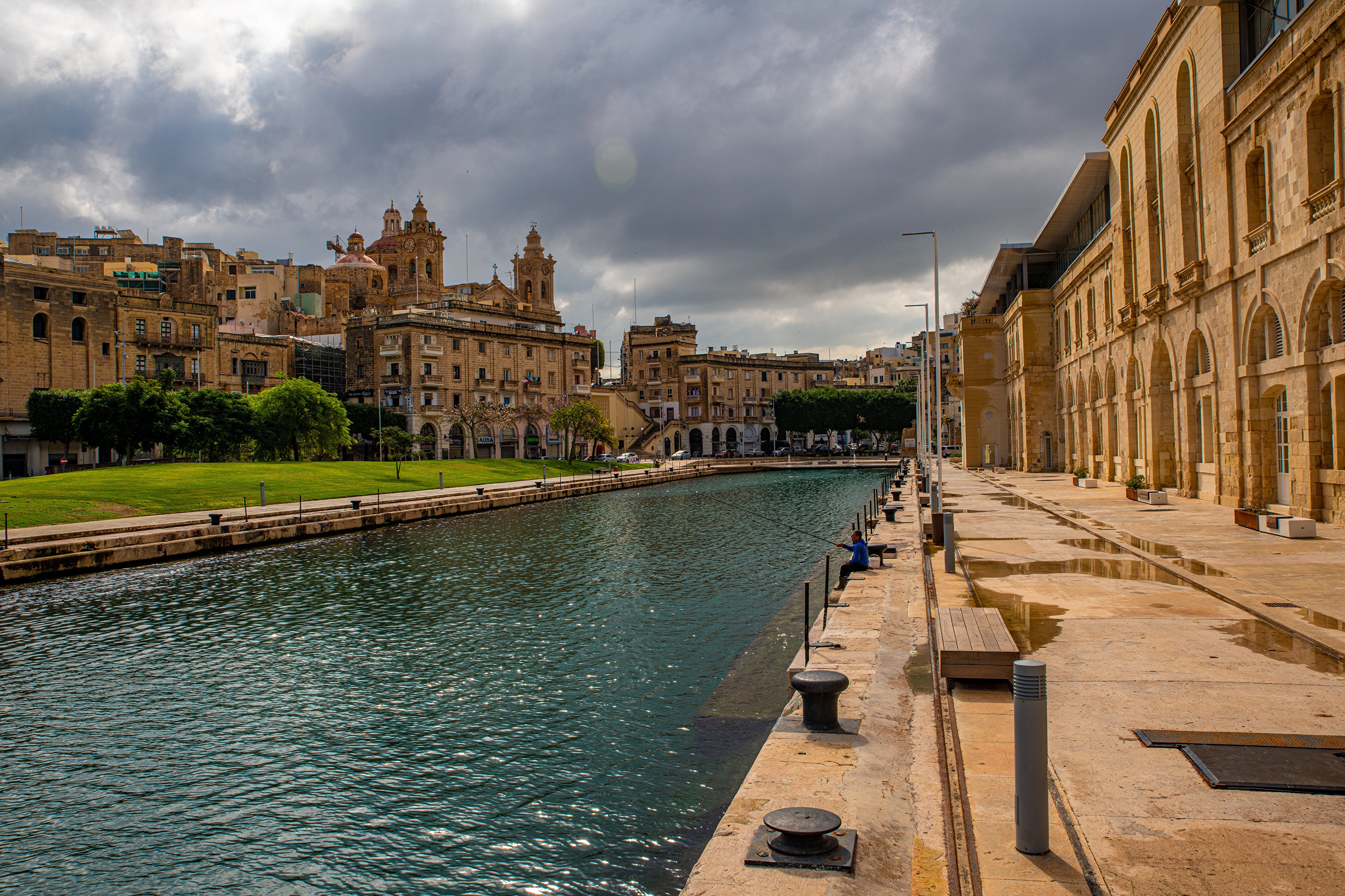 Senglea, Malta Waterfront Canal with Buildings HD Wallpaper