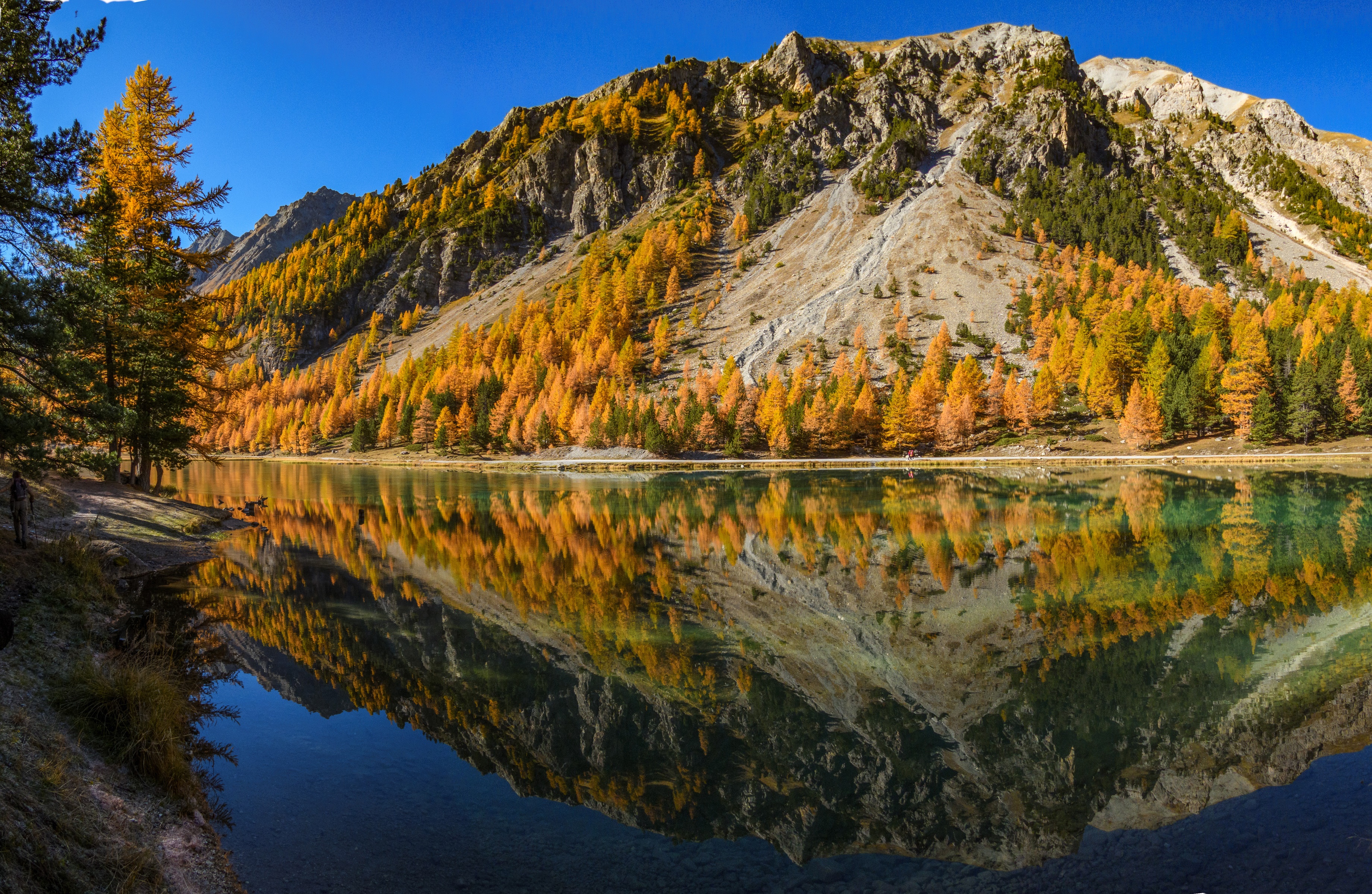 Autumn mountain lake reflection in the Alps, Italy HD Wallpaper