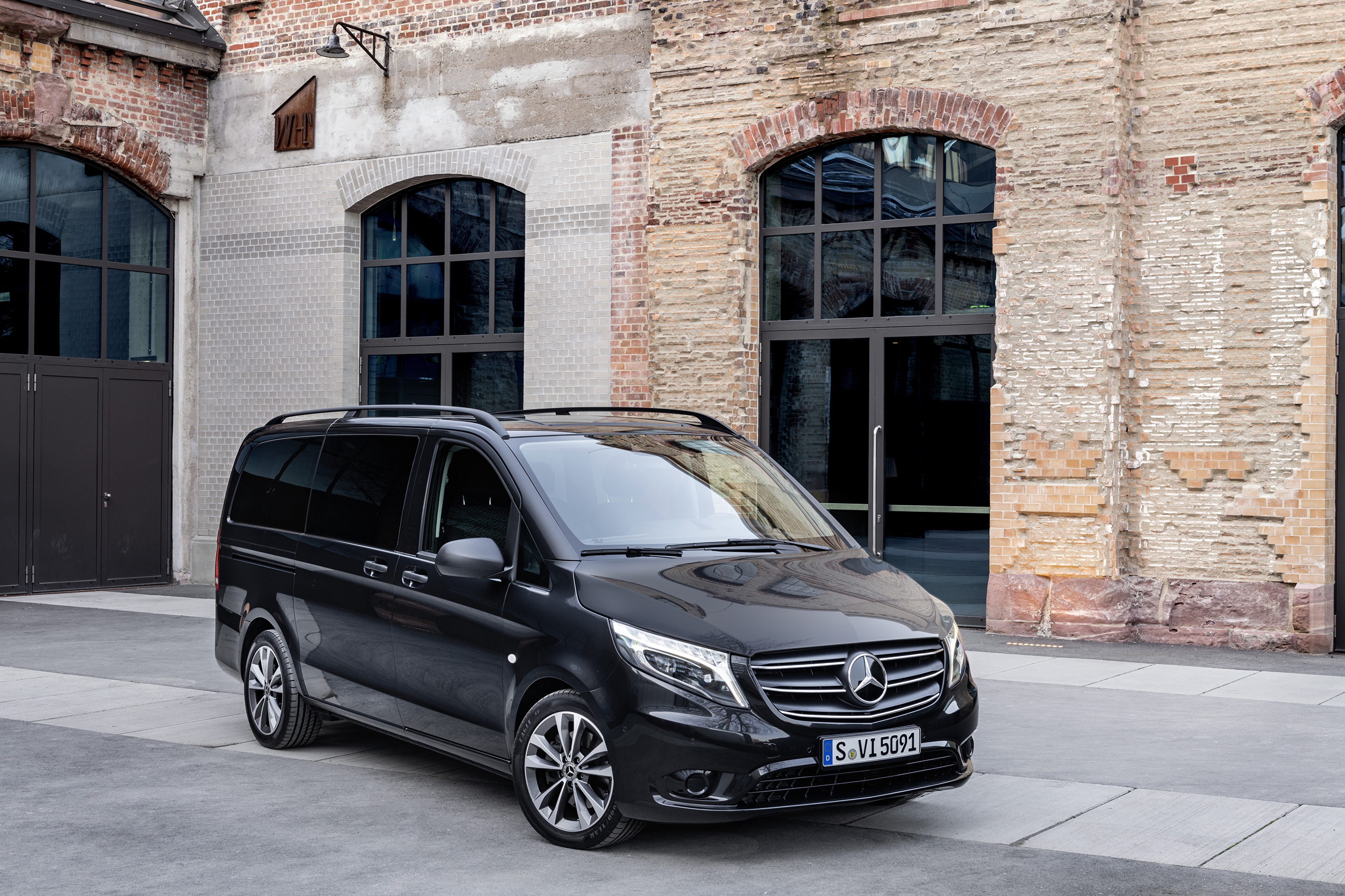 4K Mercedes-Benz Vito Tourer PRO Line Minivan HD Wallpaper