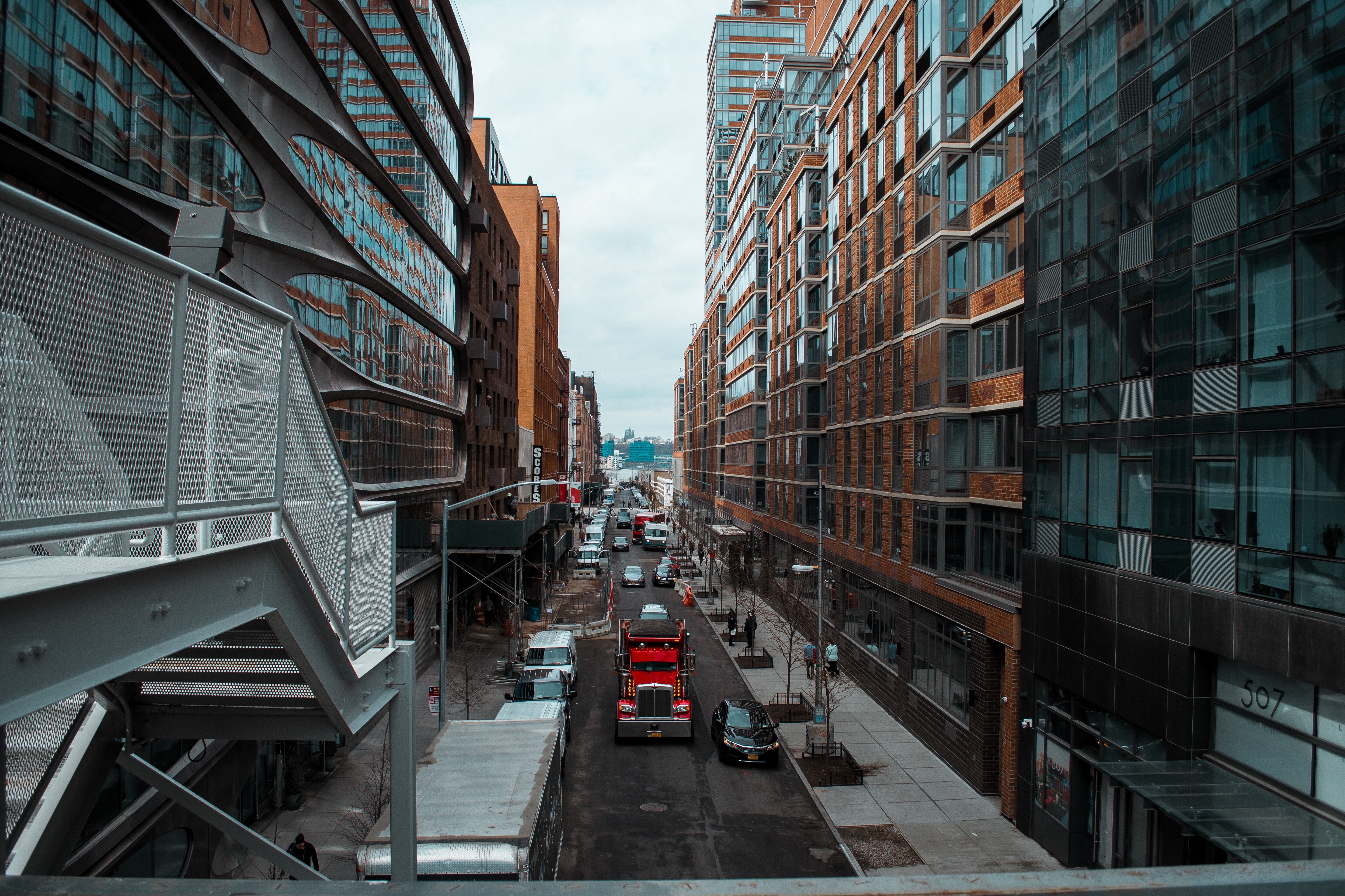 Trucks on a street in New York City HD Wallpaper