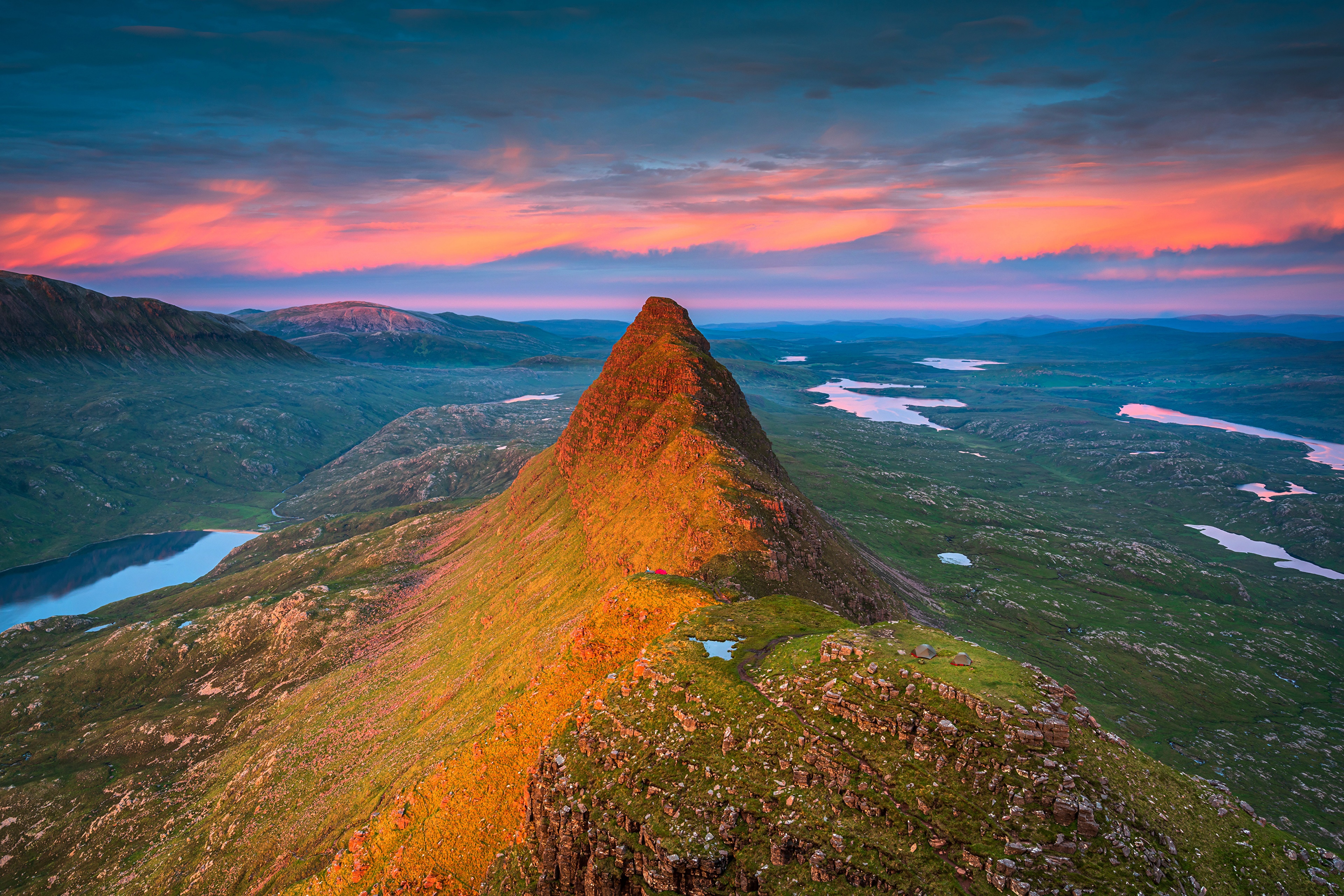 4K Suilven Scotland Mountains from Above HD Wallpaper