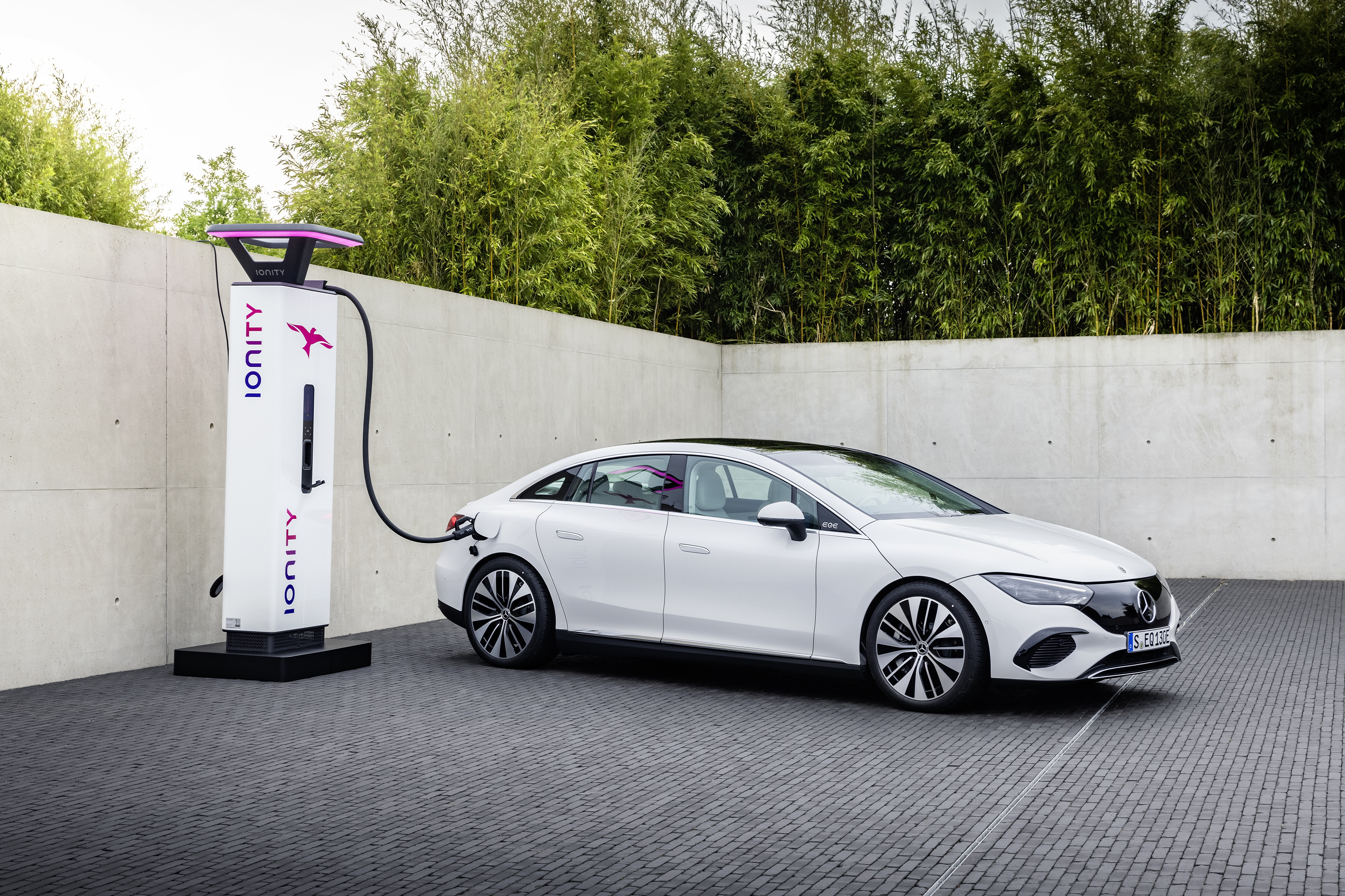 2022 Mercedes-Benz EQE 350 Electric Art Line charging HD Wallpaper