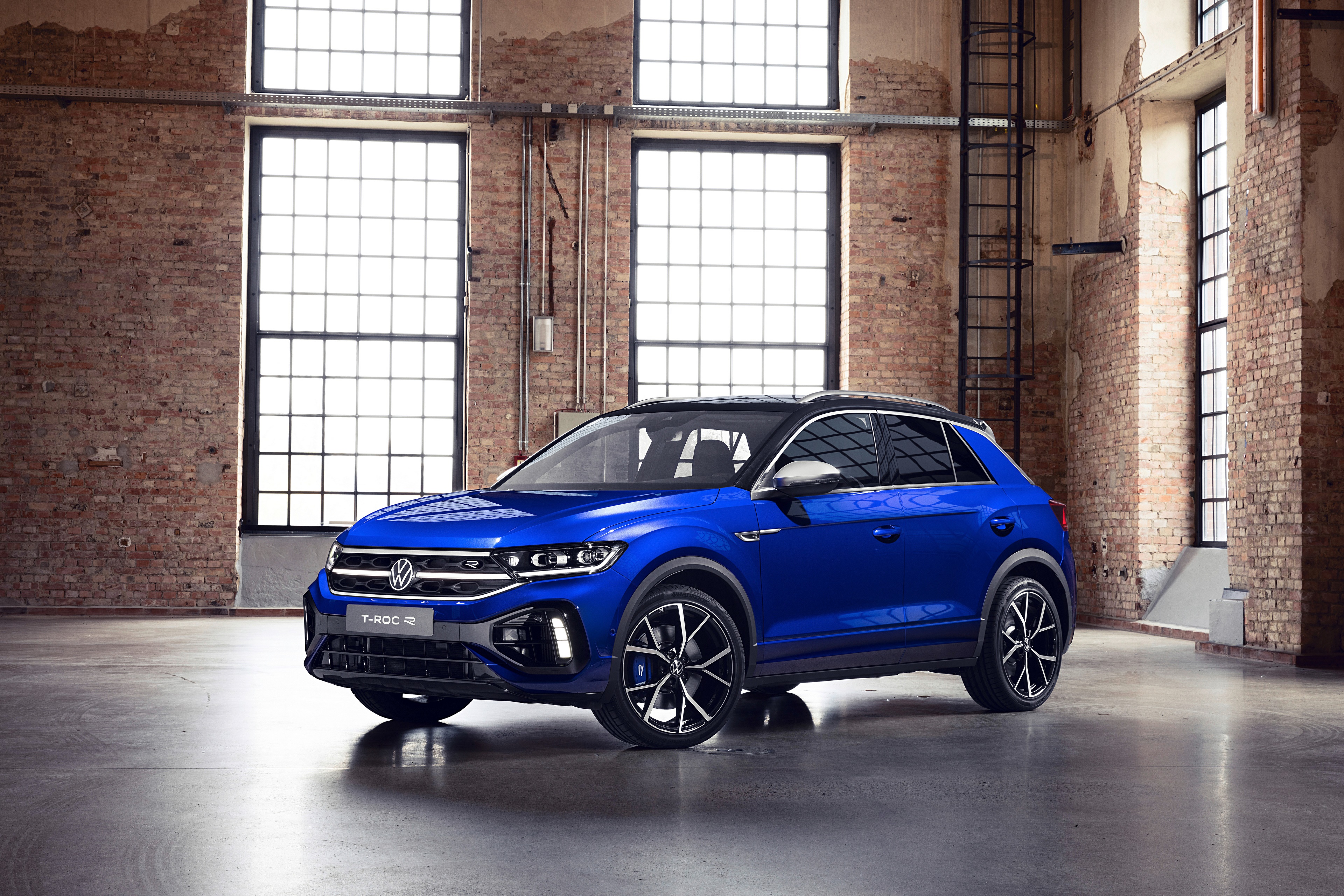 2021 Volkswagen T-Roc R Crossover in Blue HD Wallpaper