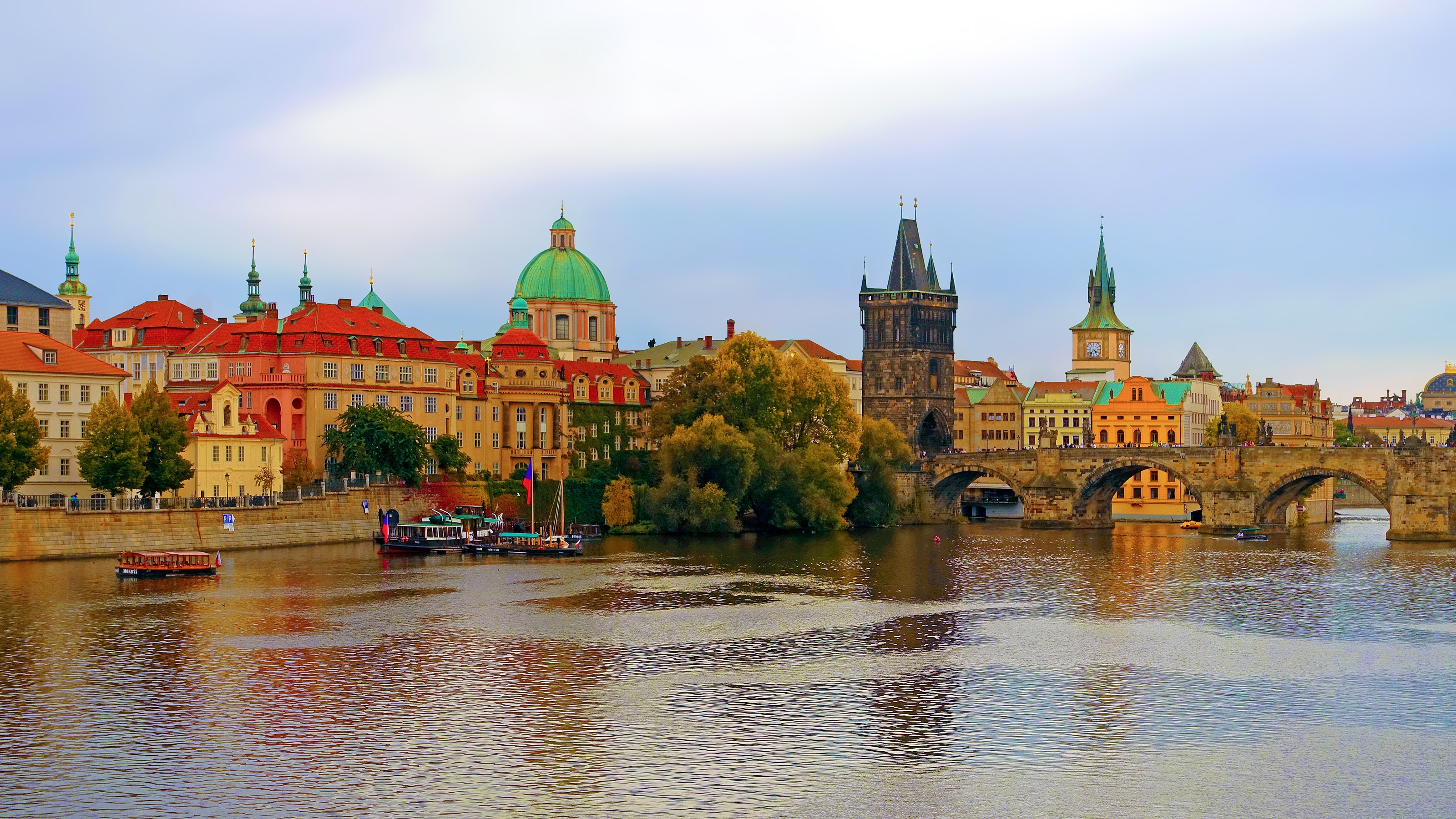 Charles Bridge and Old Town buildings over Vltava River in Prague HD Wallpaper