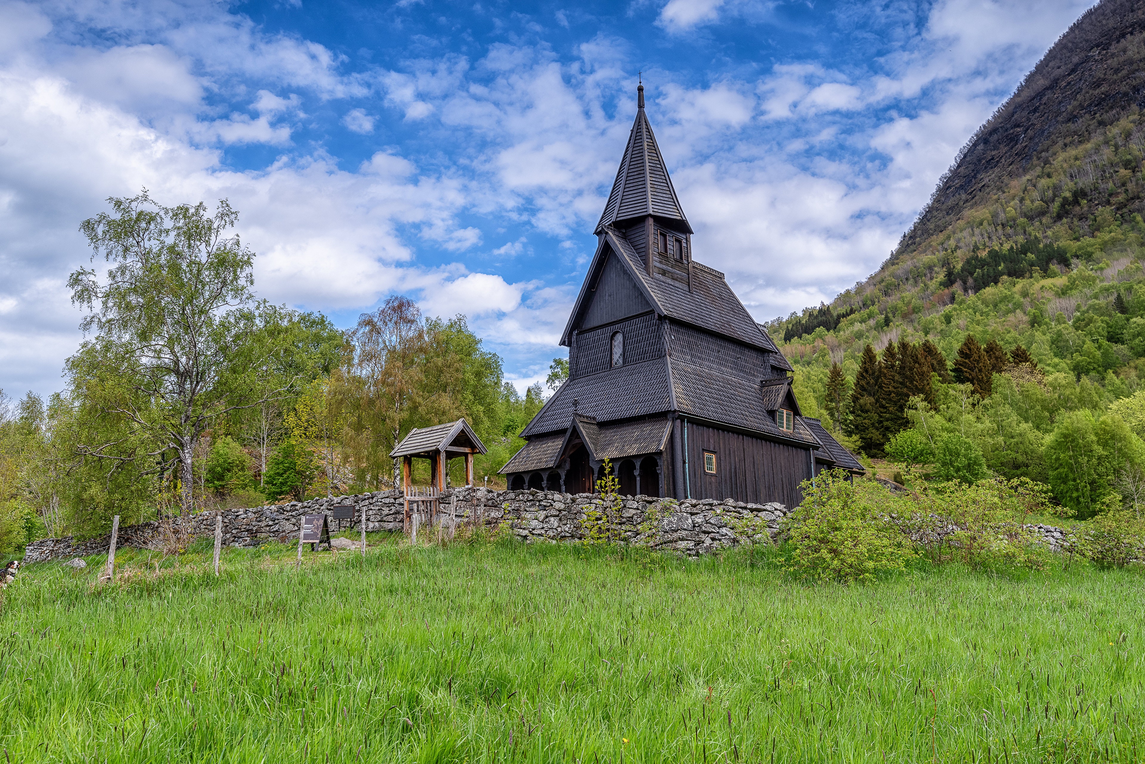 Urnes Stave Church, Norway HD Wallpaper