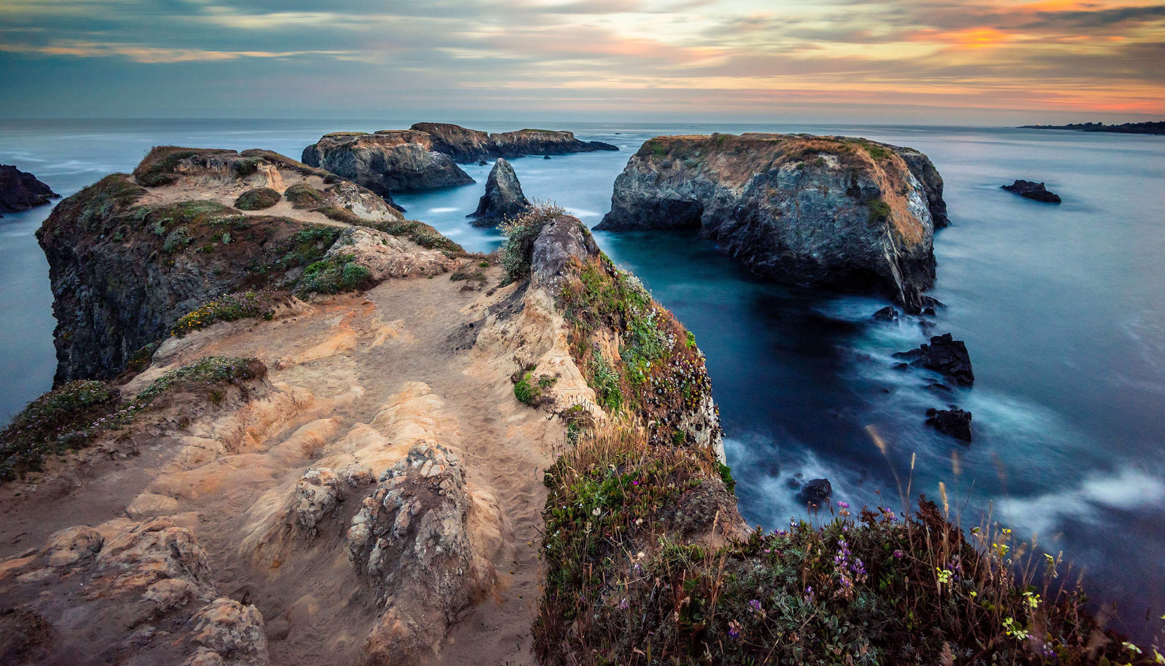 4K Mendocino Coast California Crags at Sunset HD Wallpaper