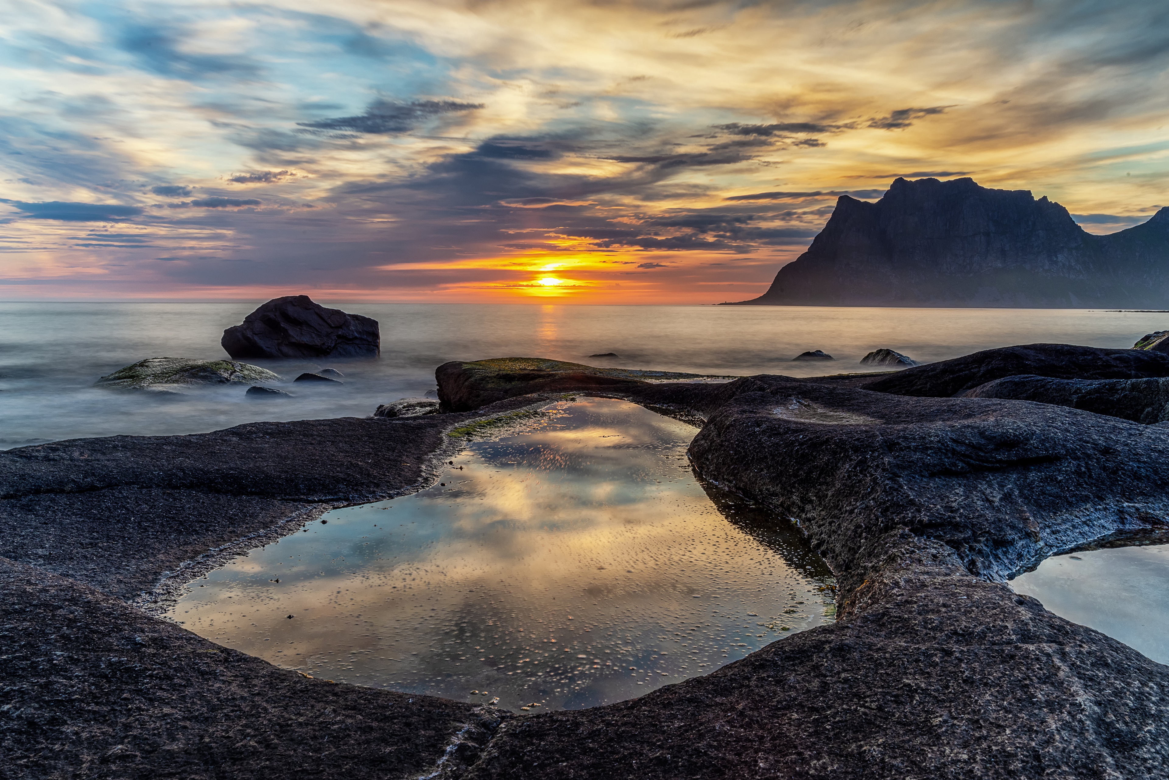 Sunset over the sea with mountains in Lofoten, Norway HD Wallpaper