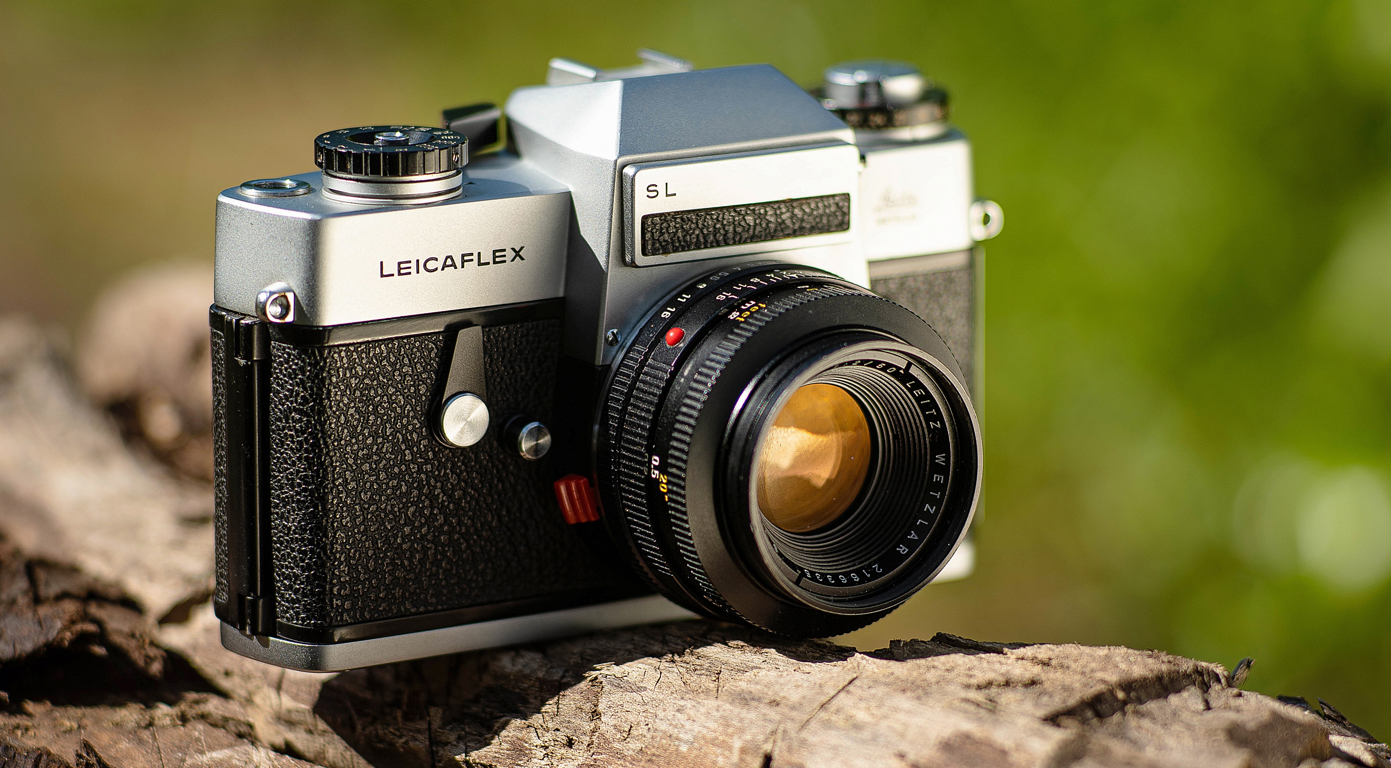 LeicaFlex SL camera with lens HD Wallpaper