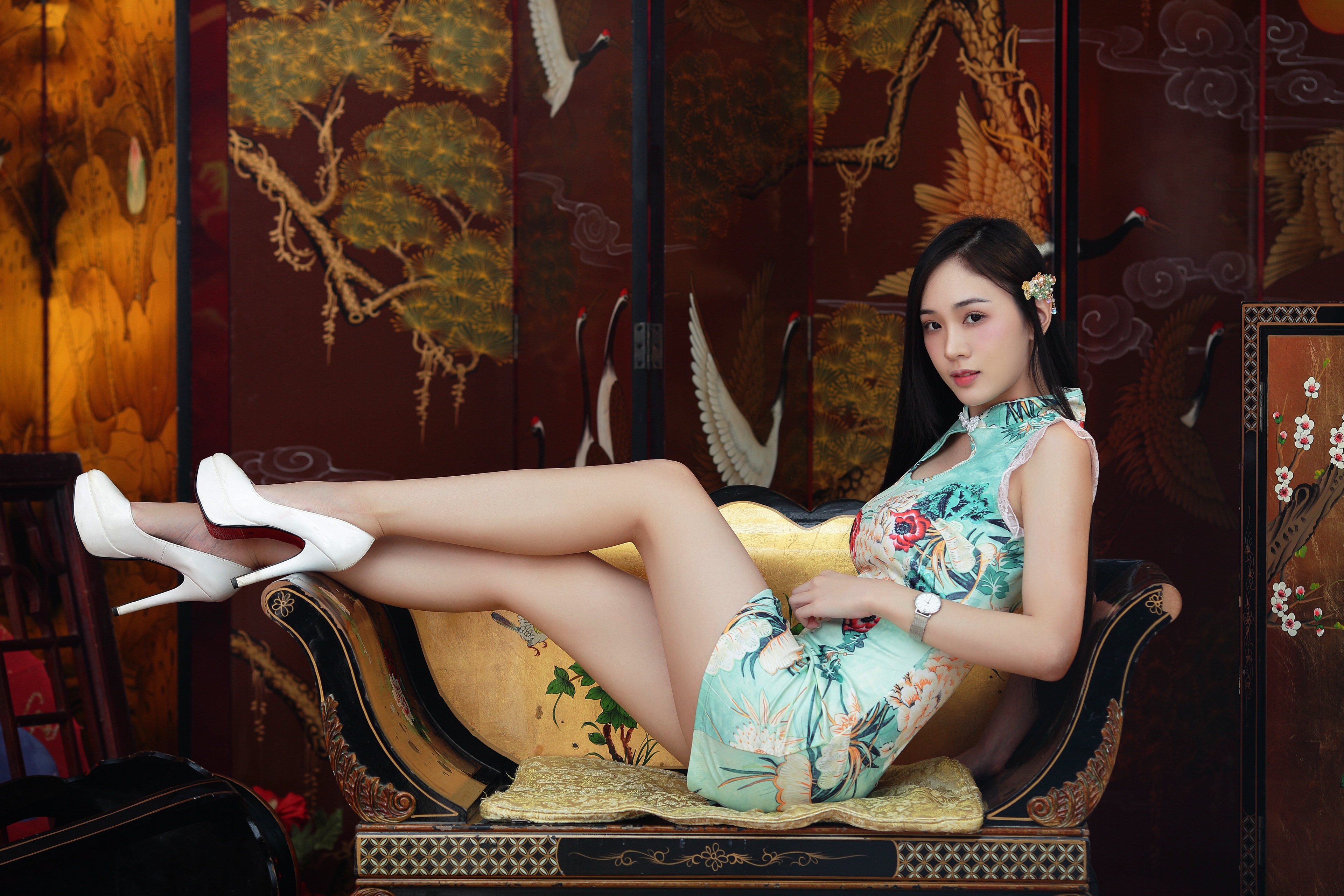 Asian woman in a floral dress and stilettos HD Wallpaper