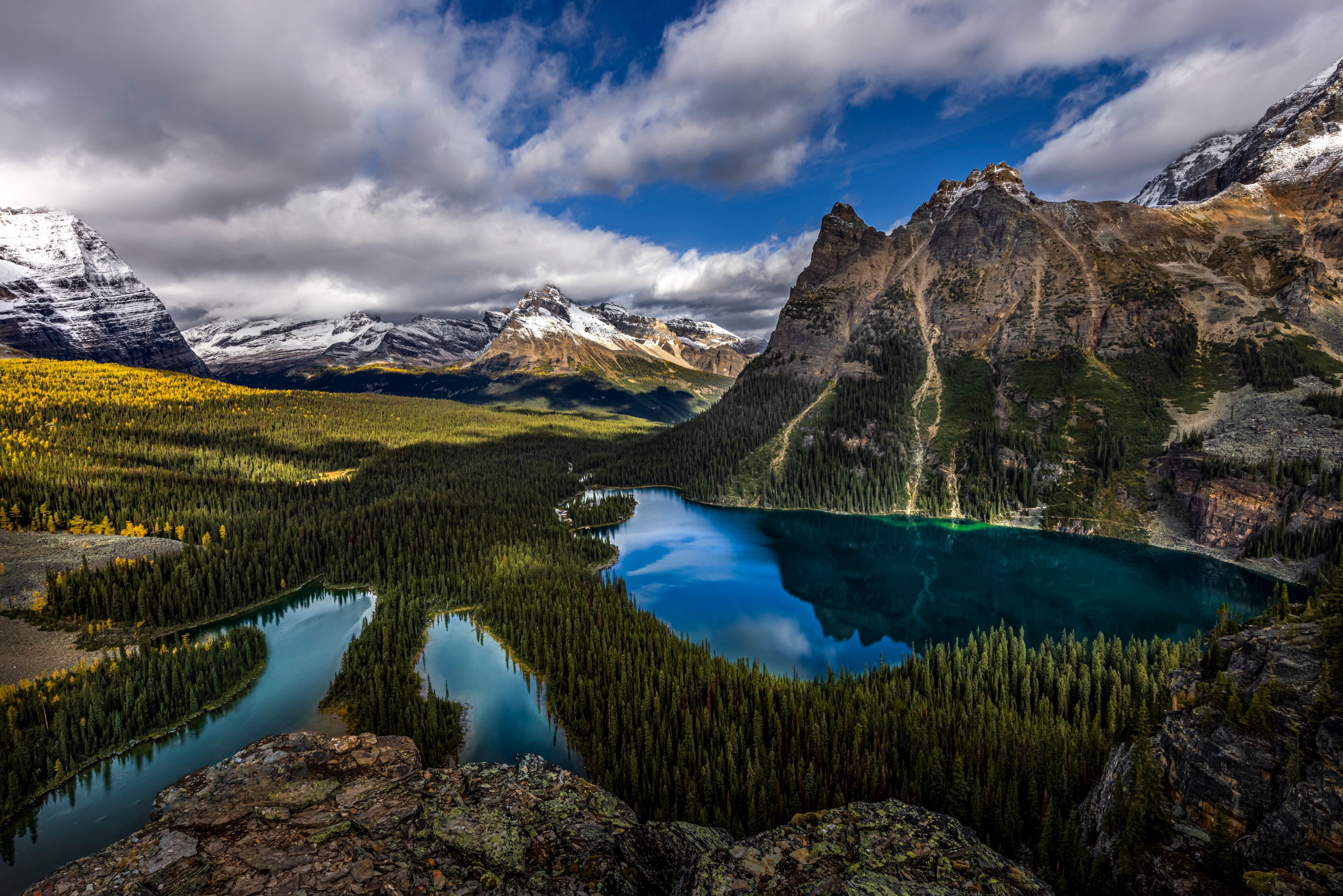 Lake O'Hara in Yoho National Park, Canada HD Wallpaper