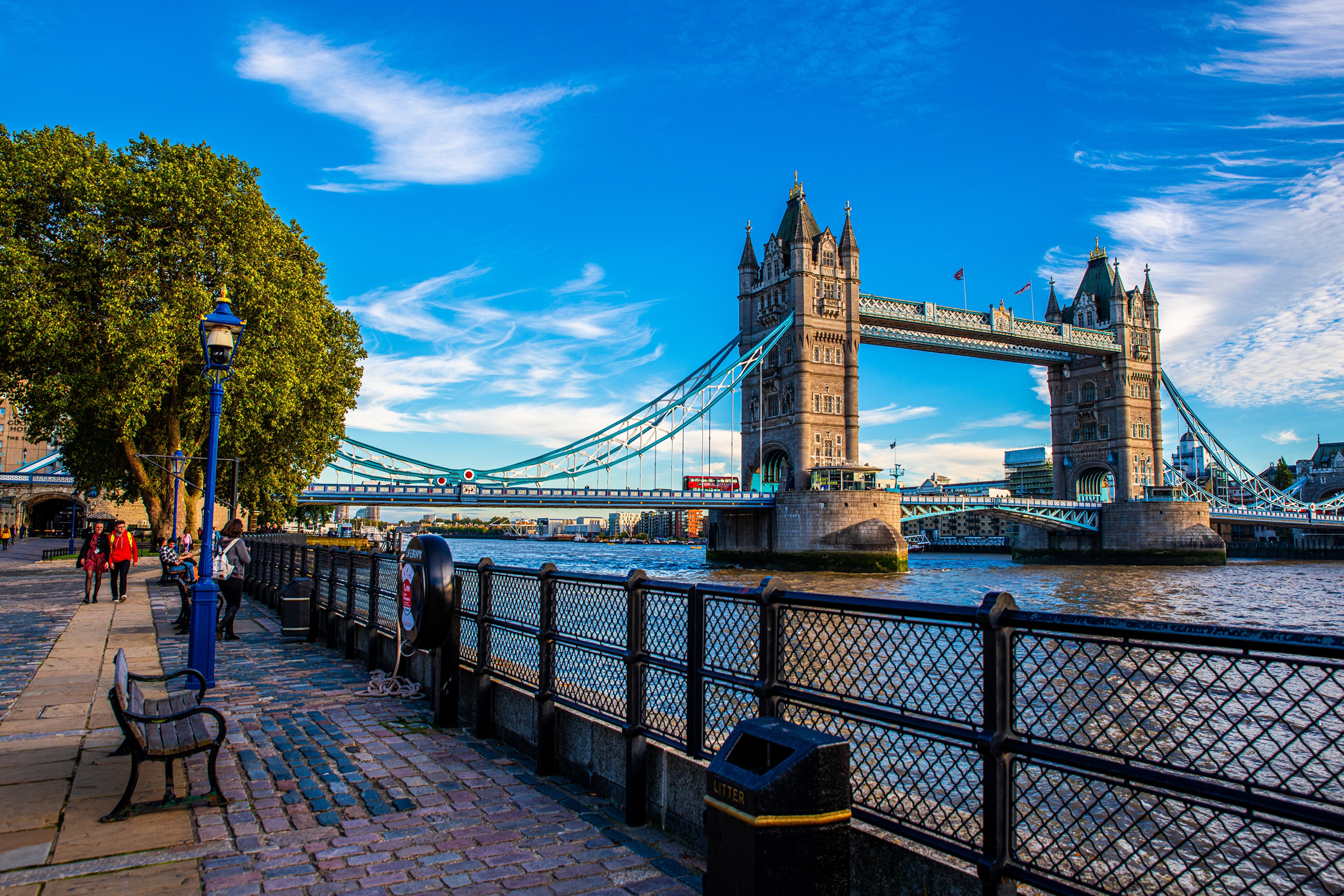 Tower Bridge and River Thames, London HD Wallpaper