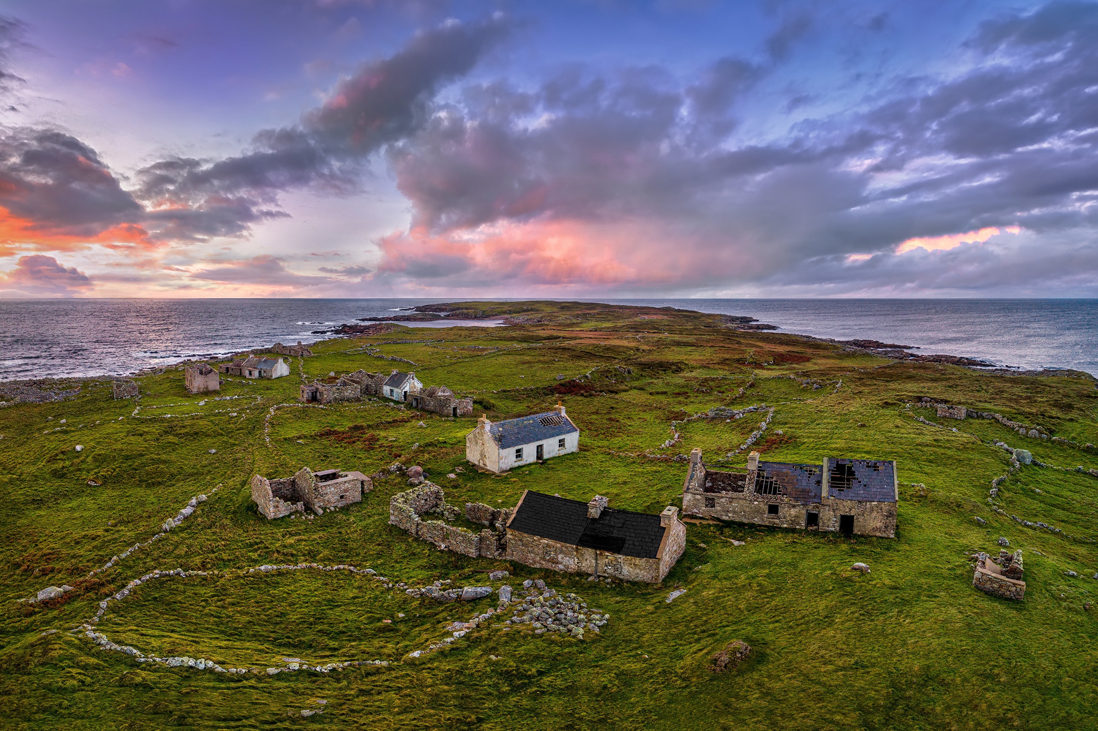 4K Gweedore Ireland Coast Sea Ruins Clouds HD Wallpaper