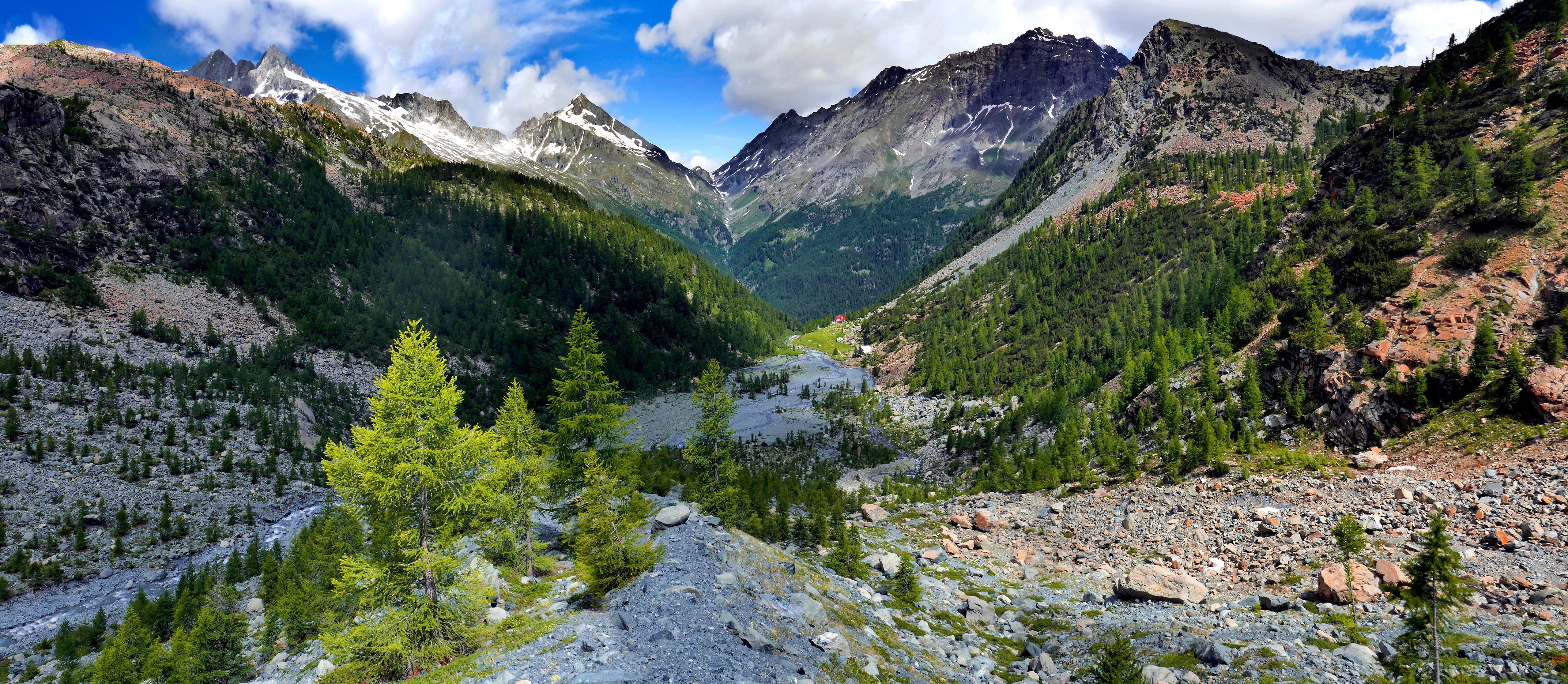 Mountains in Lombardy, Italy HD Wallpaper