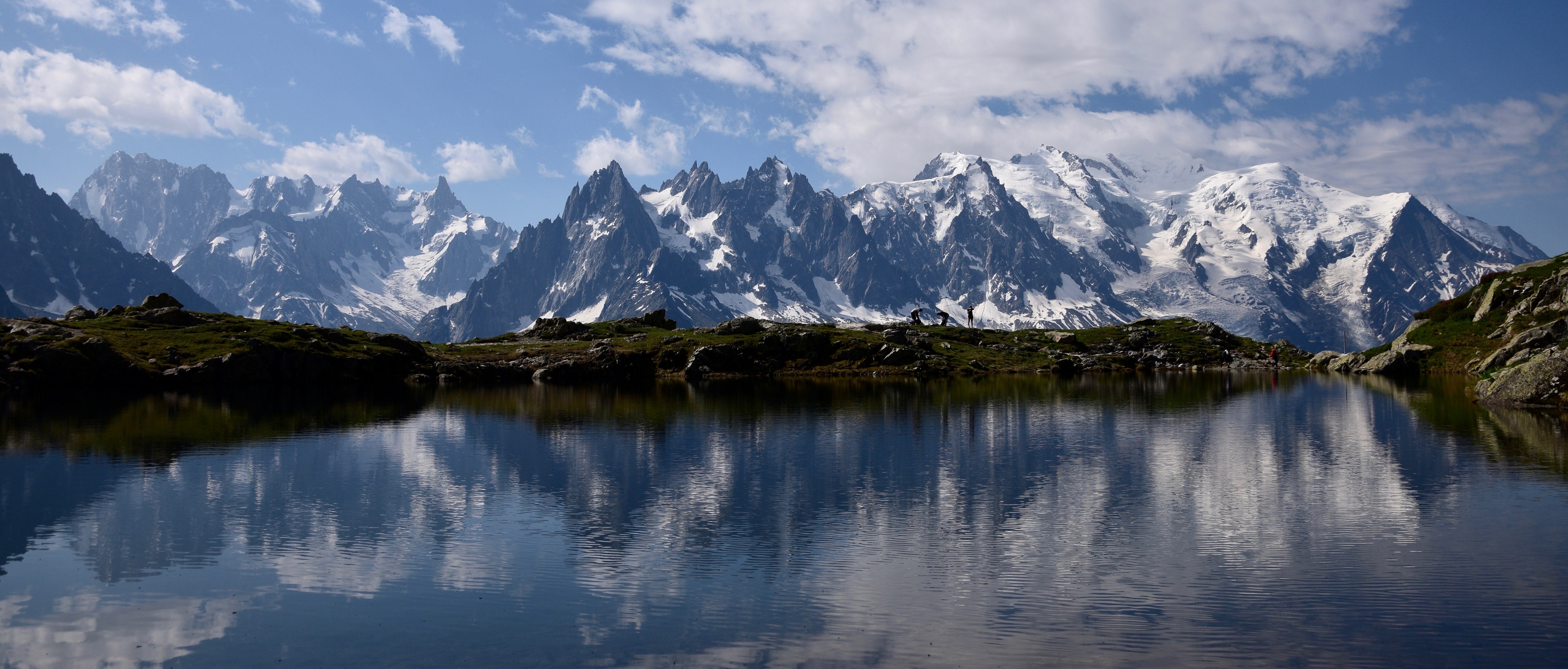 Lac Blanc Panorama with Alps Reflection HD Wallpaper