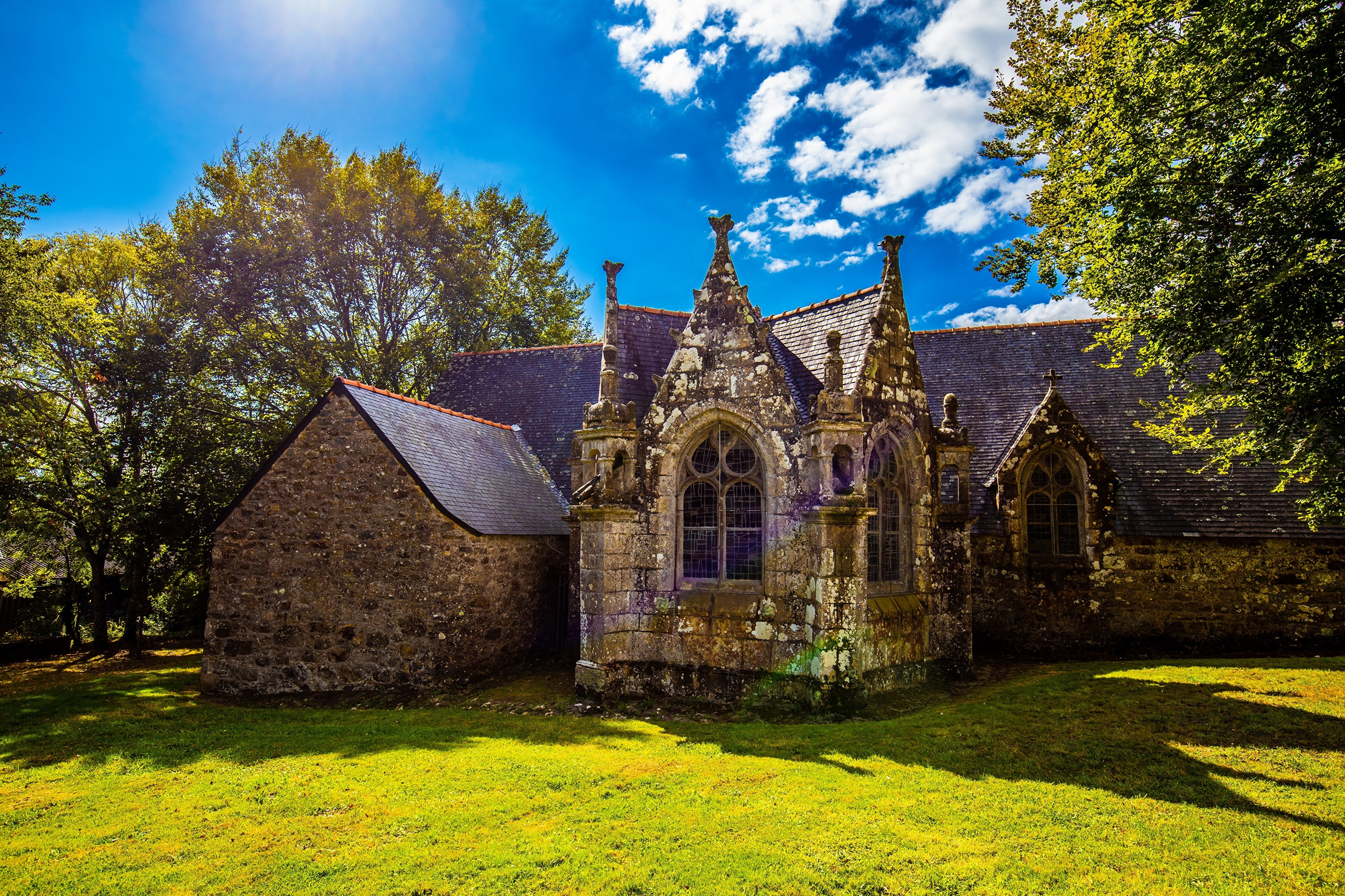 Chapel of Sainte-Christine in Brittany, France HD Wallpaper