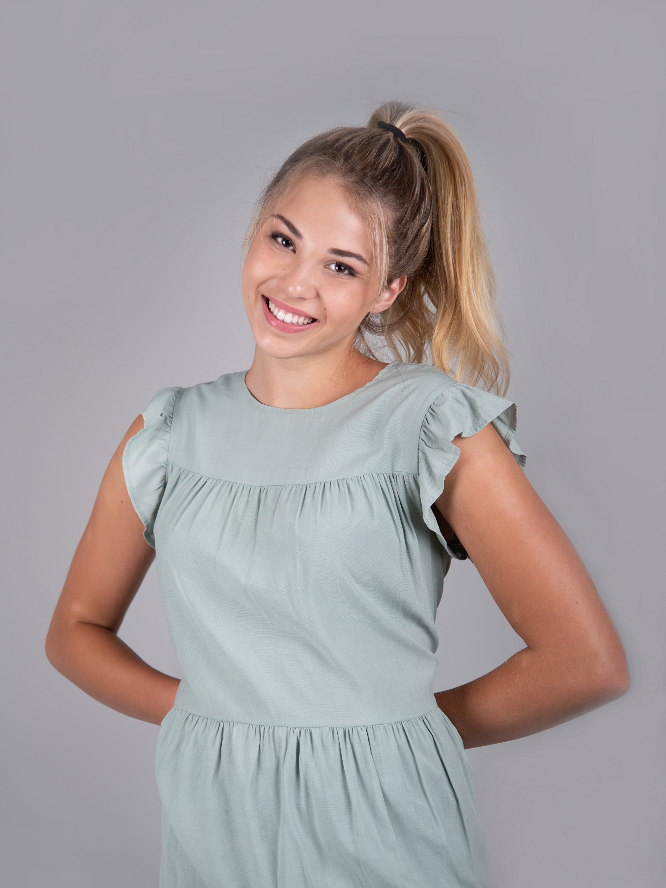 Mia Chagnon blonde girl smiling HD Phone Wallpaper