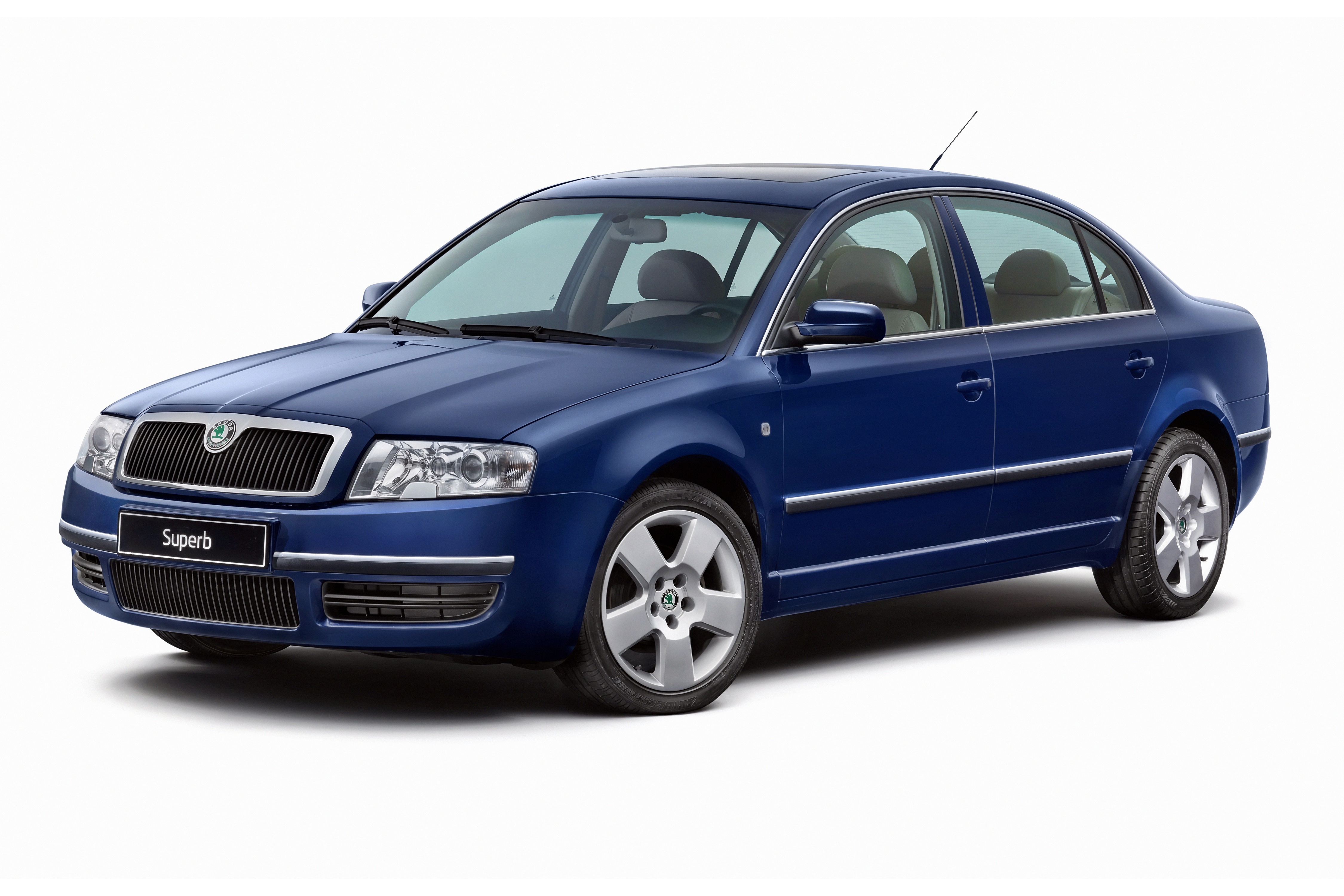Blue Skoda Superb Sedan 2002-2006 HD Wallpaper