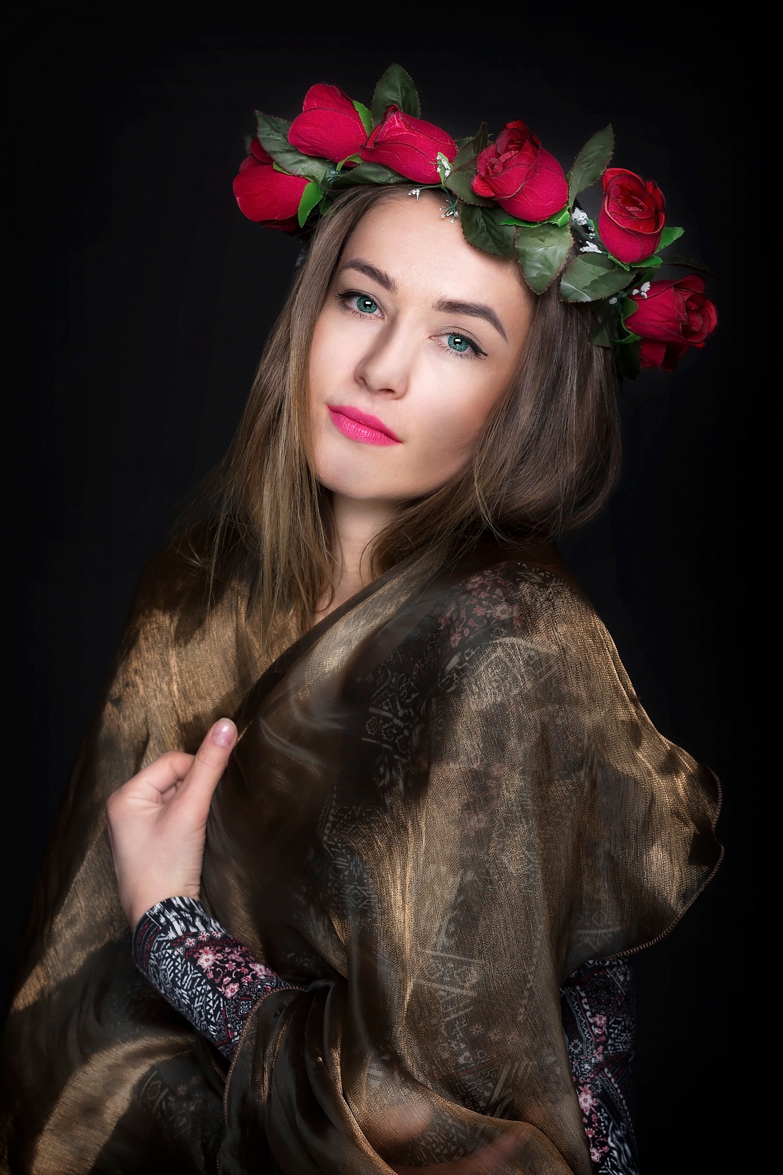 Roses Face Glance Wreath HD Phone Wallpaper