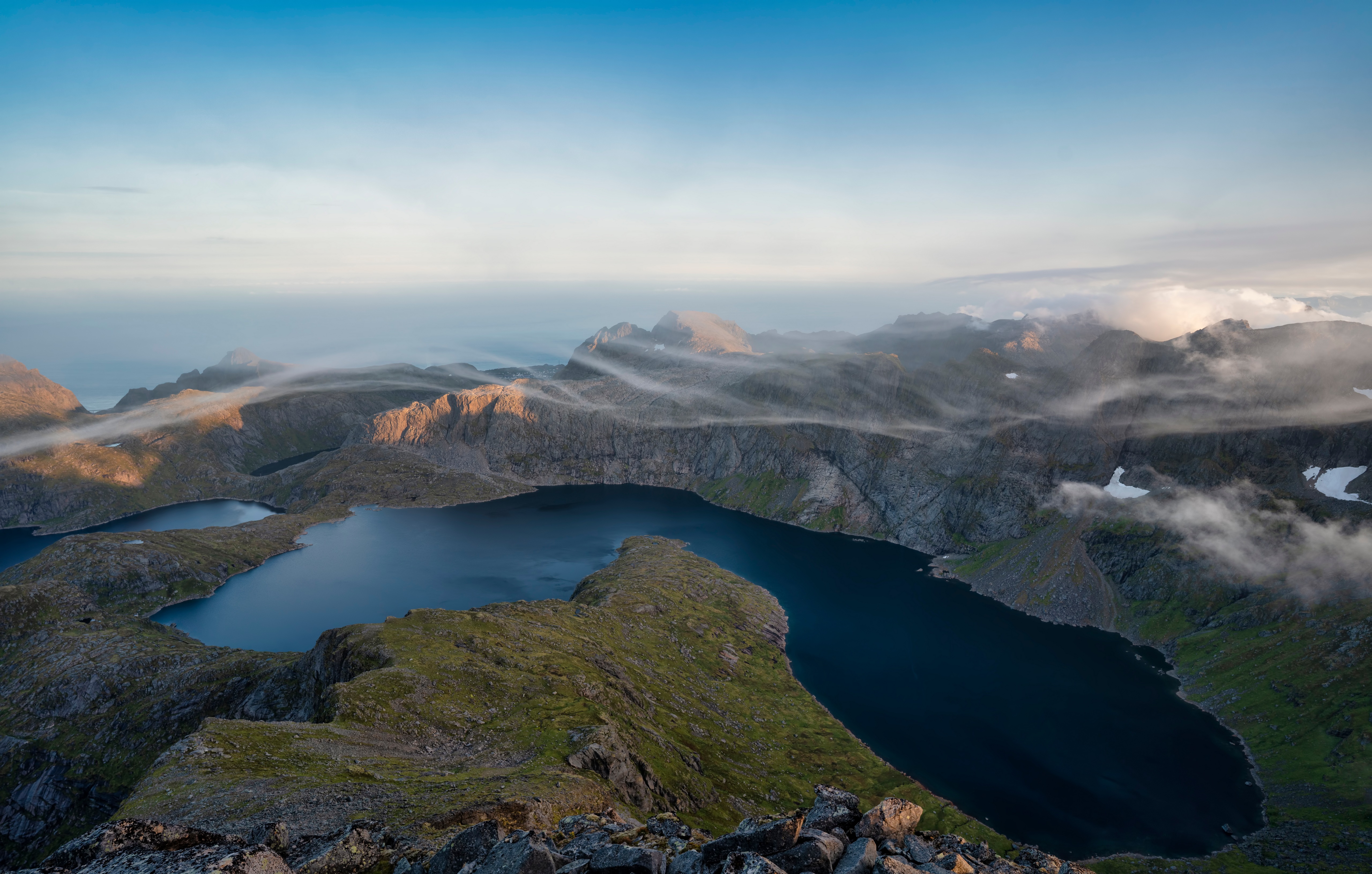 Krokvatnet Lake in Lofoten, Norway HD Wallpaper