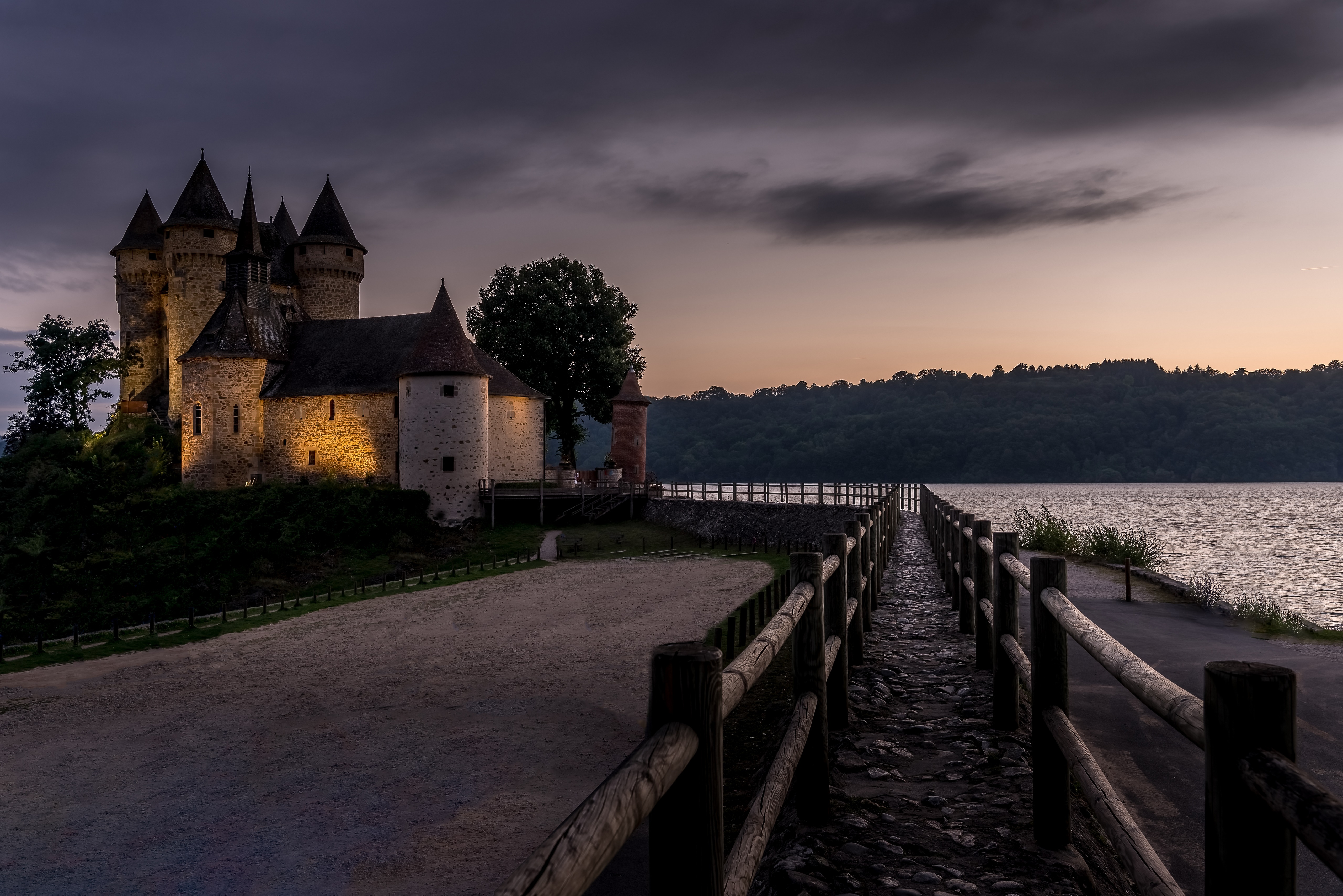 Castle of Val, France, Waterfront at Dusk HD Wallpaper