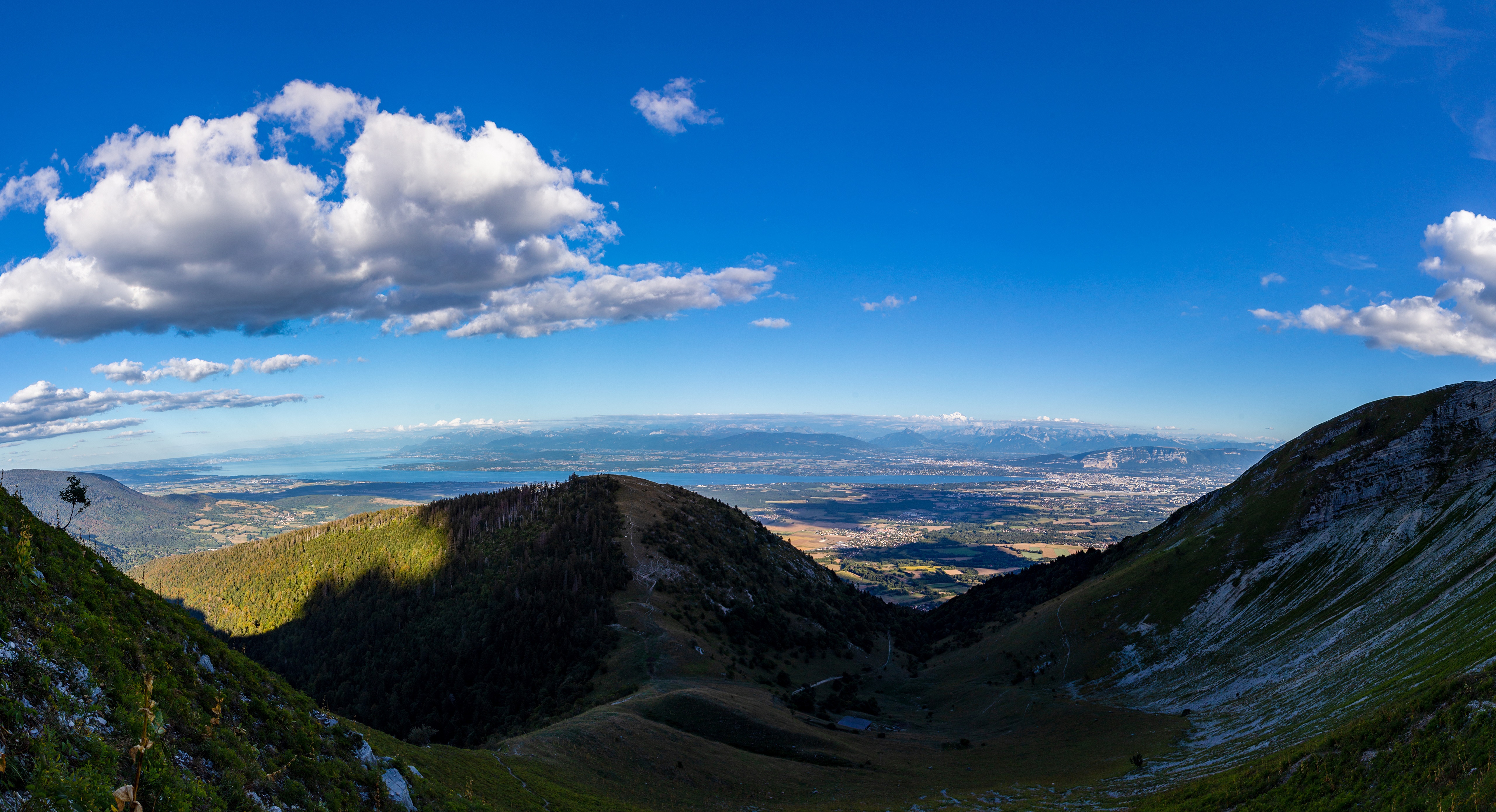 Panoramic view of the Alps from Echenevex, France HD Wallpaper