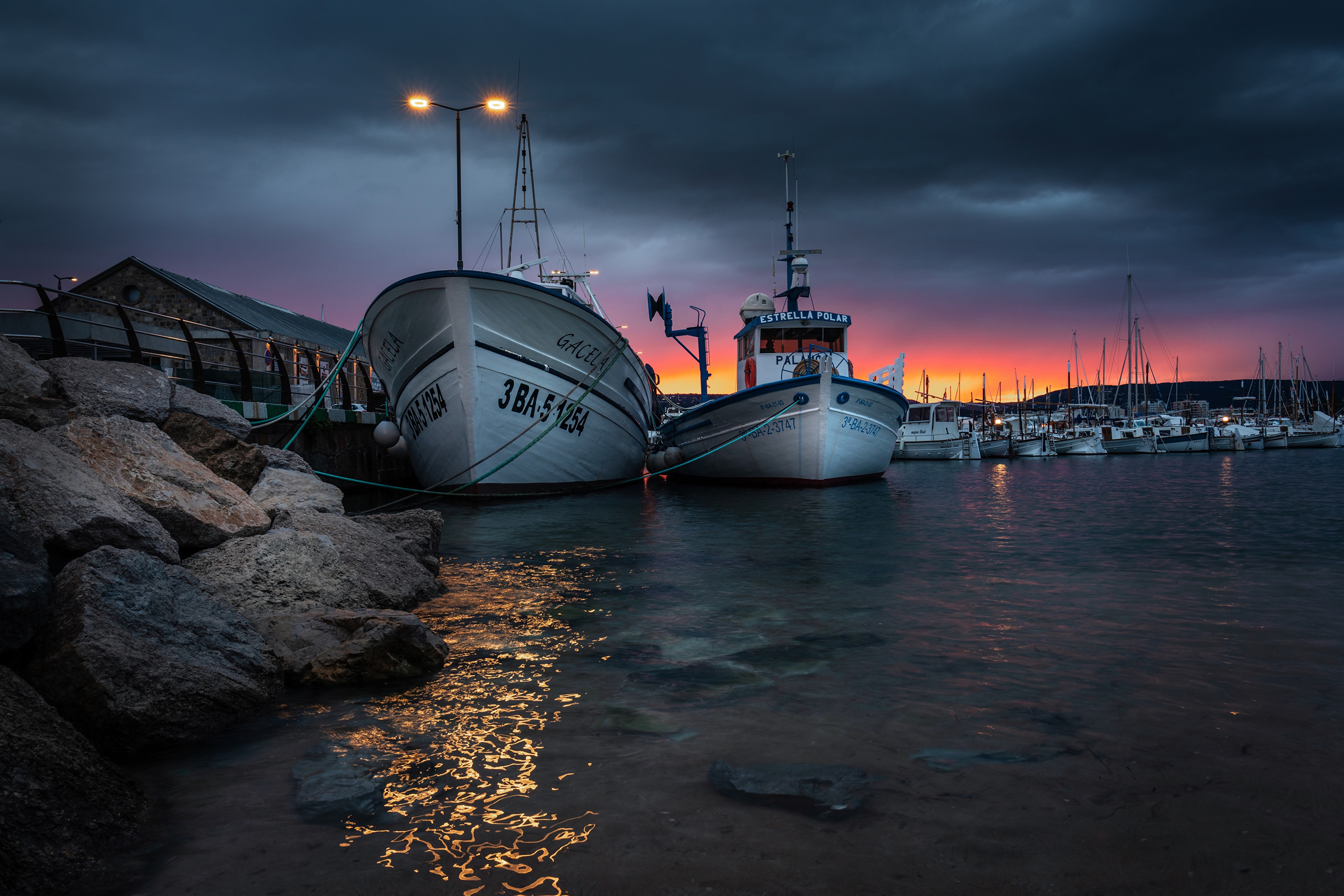4K Palamos Spain Boats in Marina at Dusk HD Wallpaper