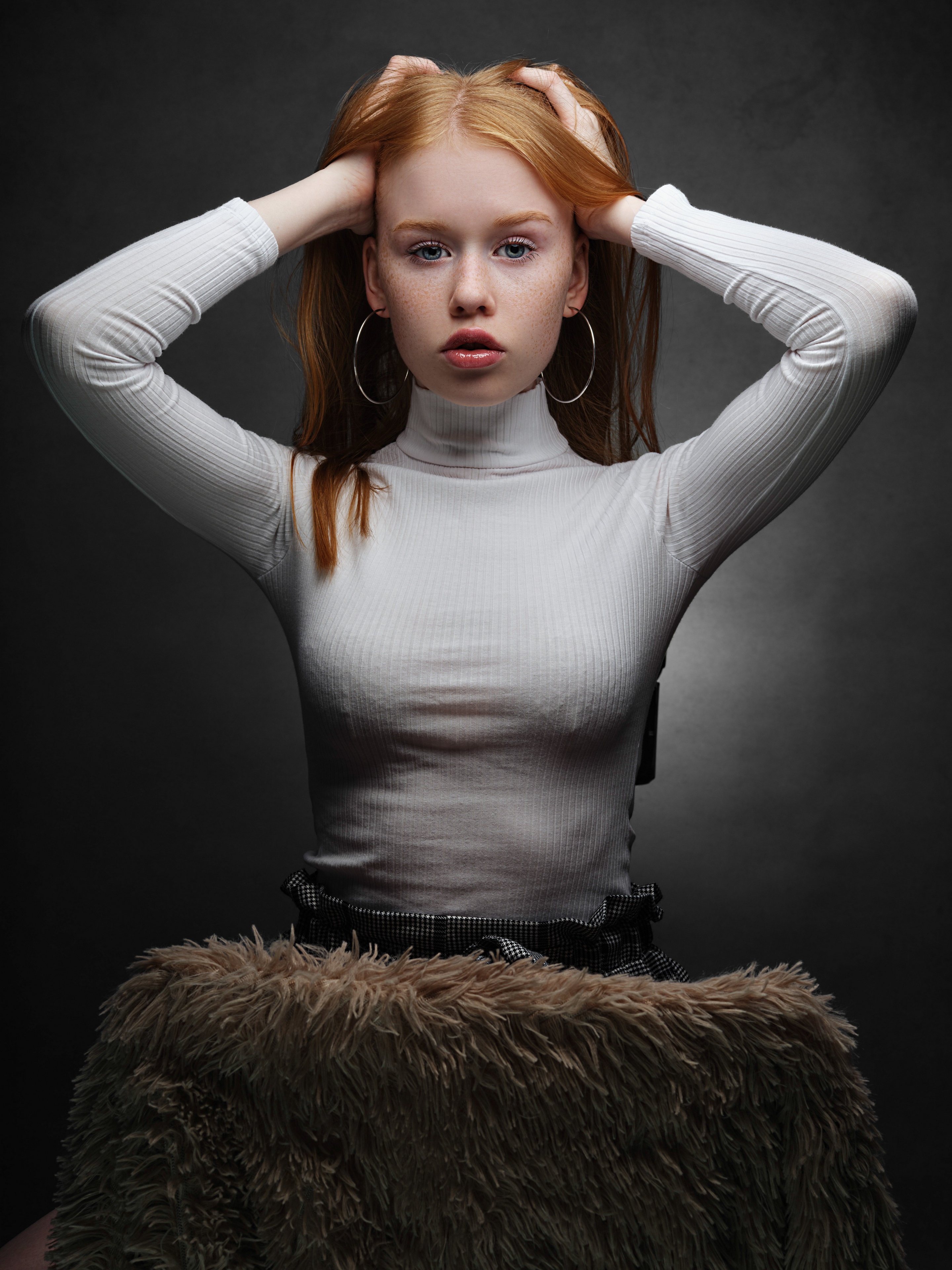 Redhead girl with hands in hair HD Phone Wallpaper