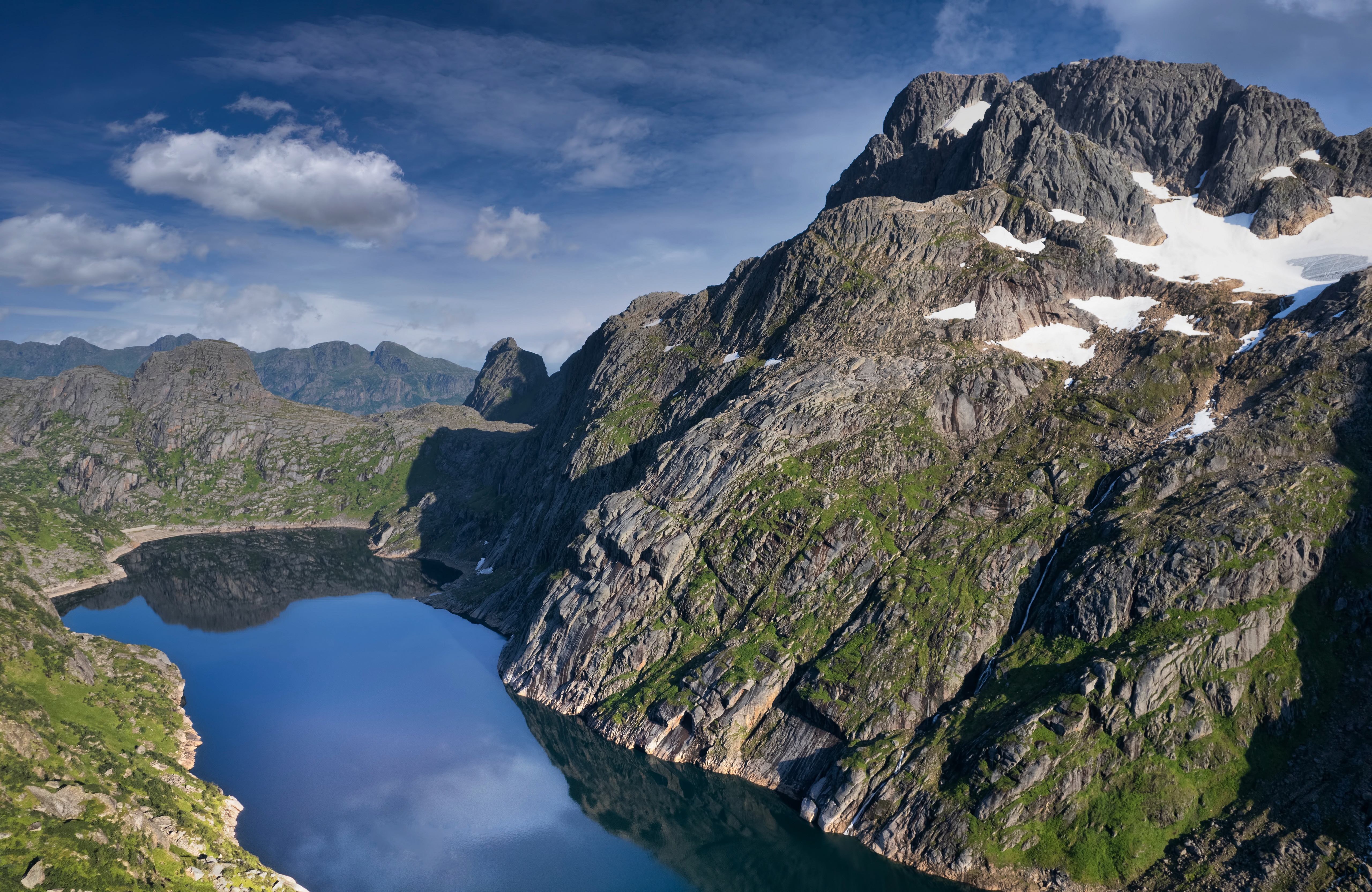 Mountains and Lake in Lofoten, Norway HD Wallpaper