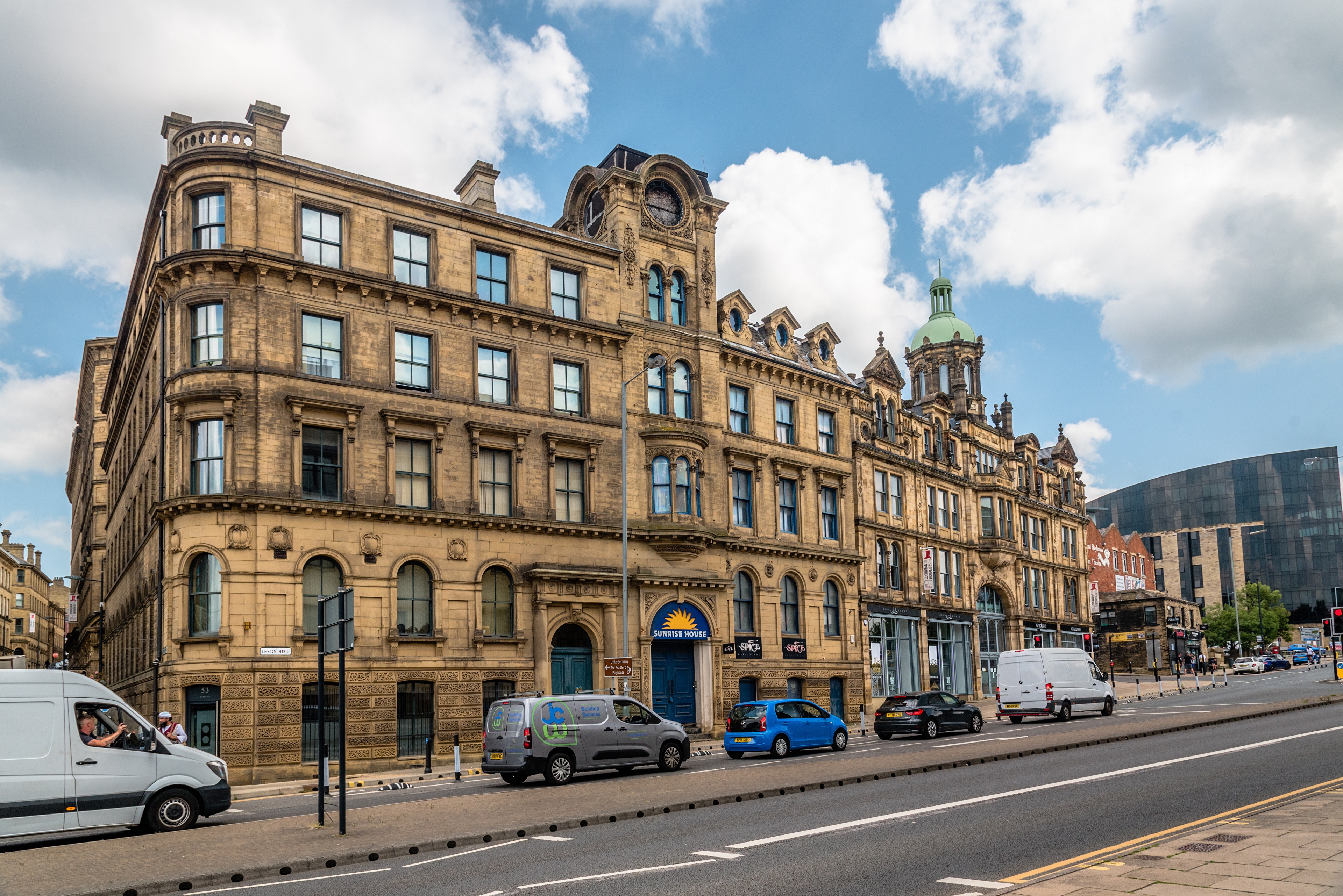 4K Bradford Eastbrook Hall England Street Clouds HD Wallpaper