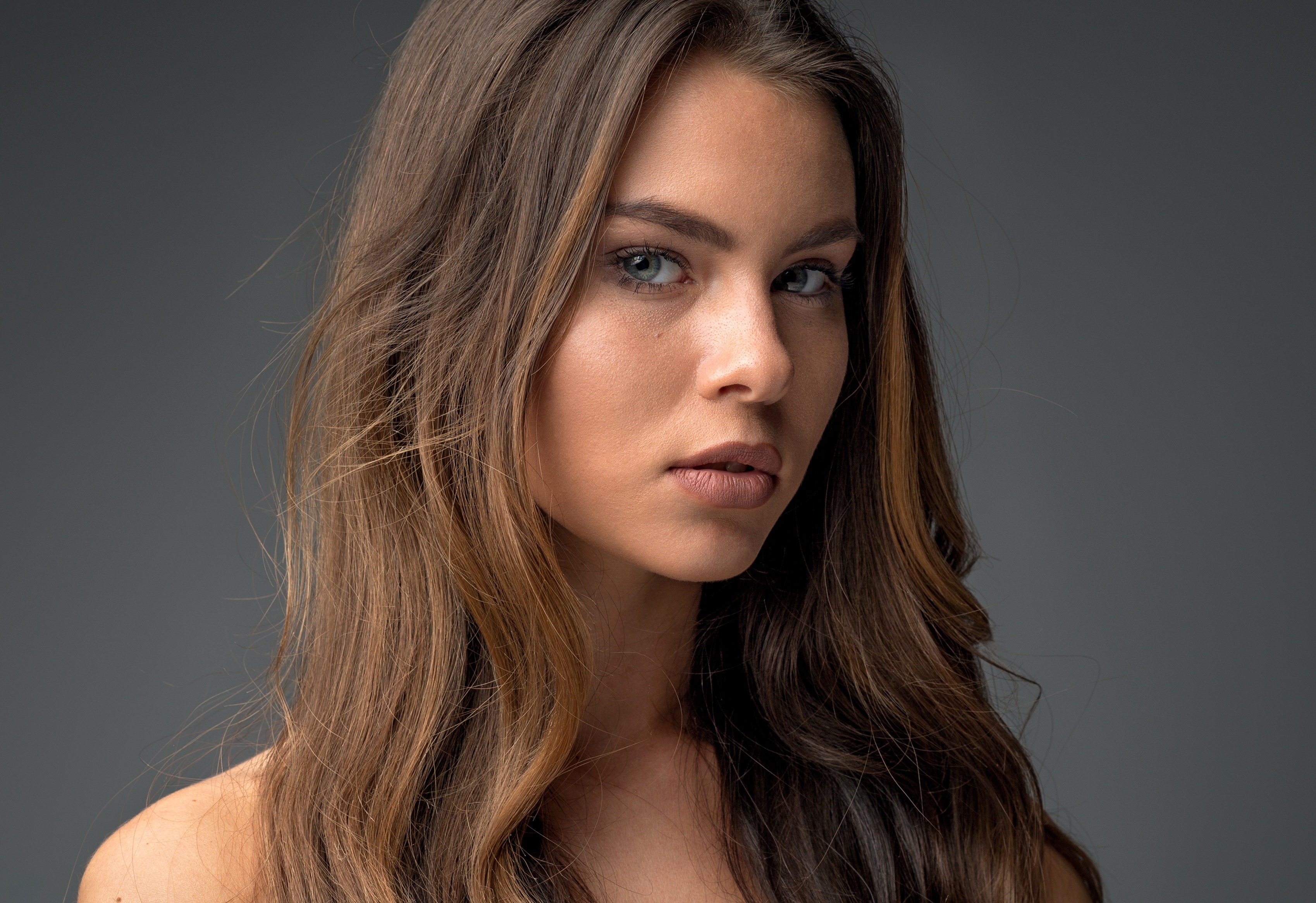 Tiziana Di Garbo model with brown hair HD Wallpaper