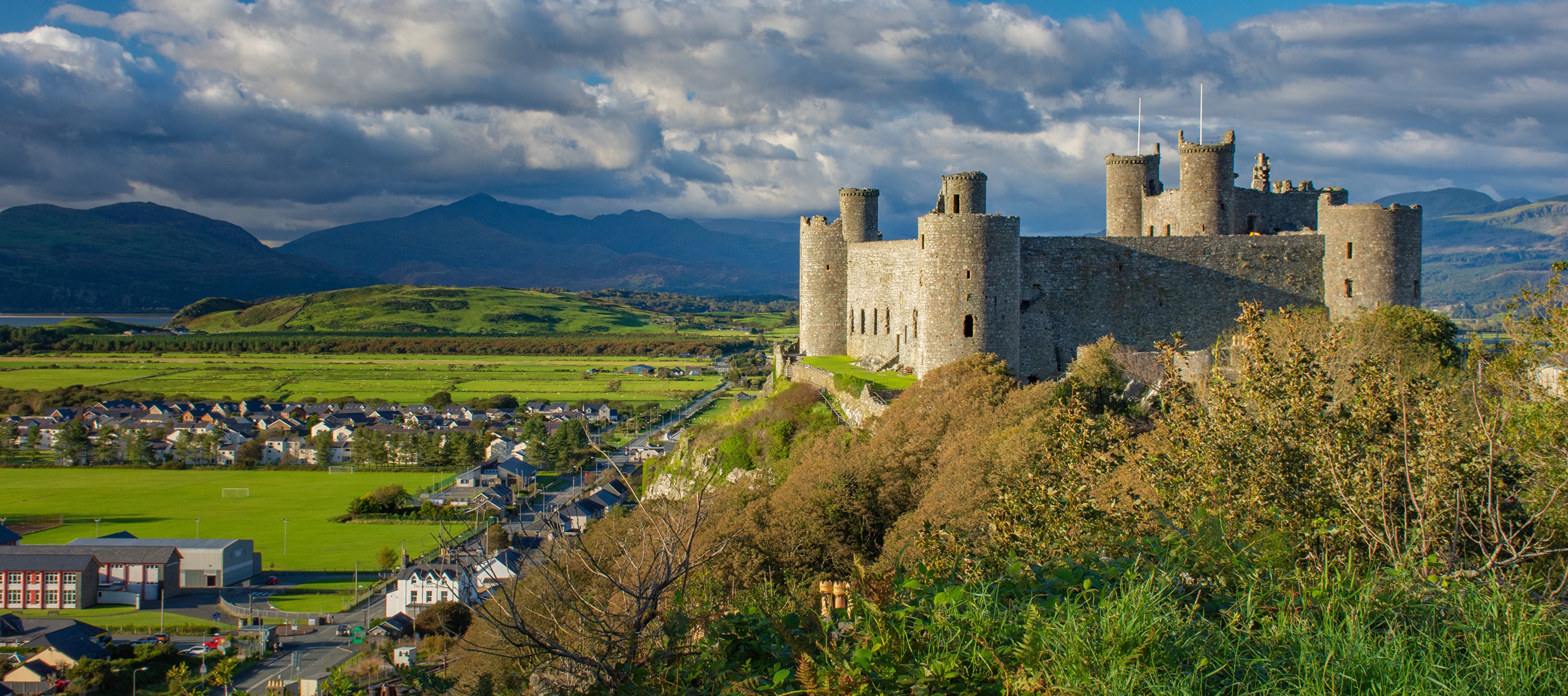 Harlech Castle, Wales, United Kingdom HD Wallpaper